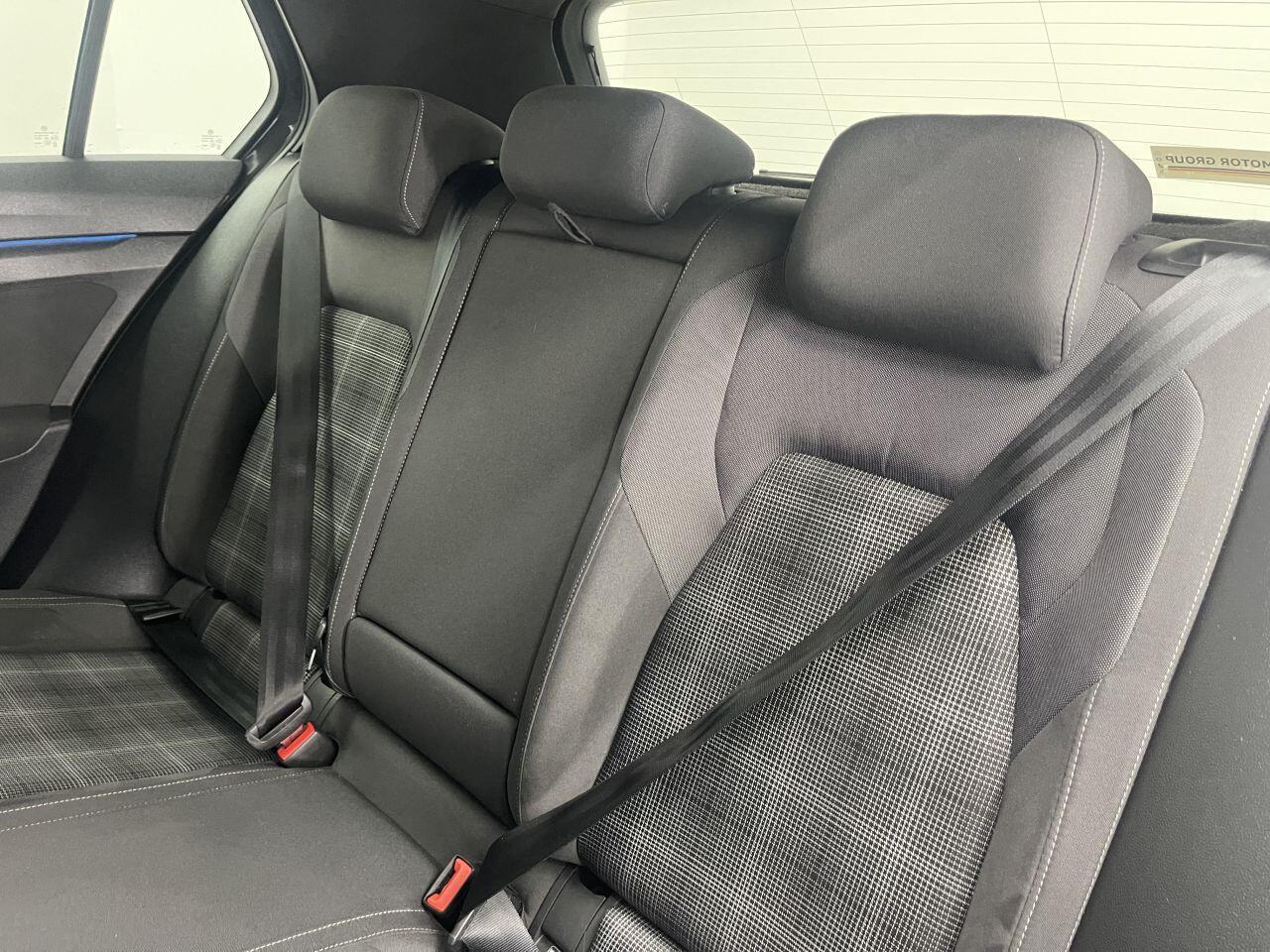 Volkswagen Golf - Image 25