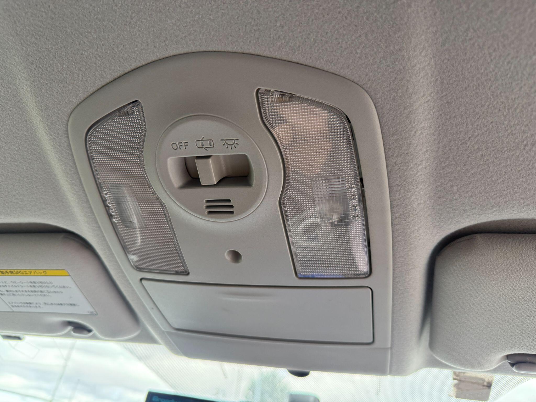 Toyota Prius - Image 48