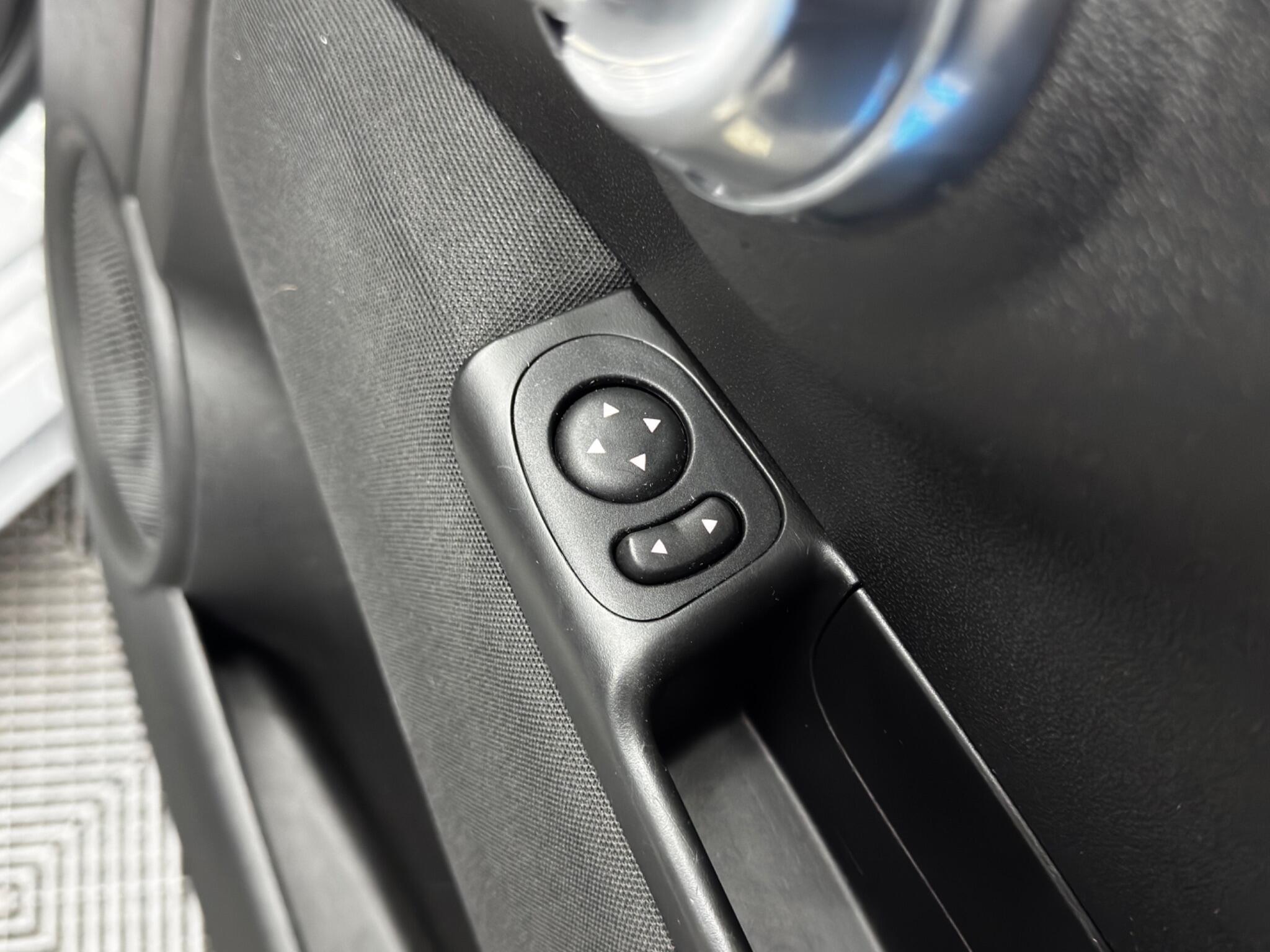 Abarth 595 - Image 36