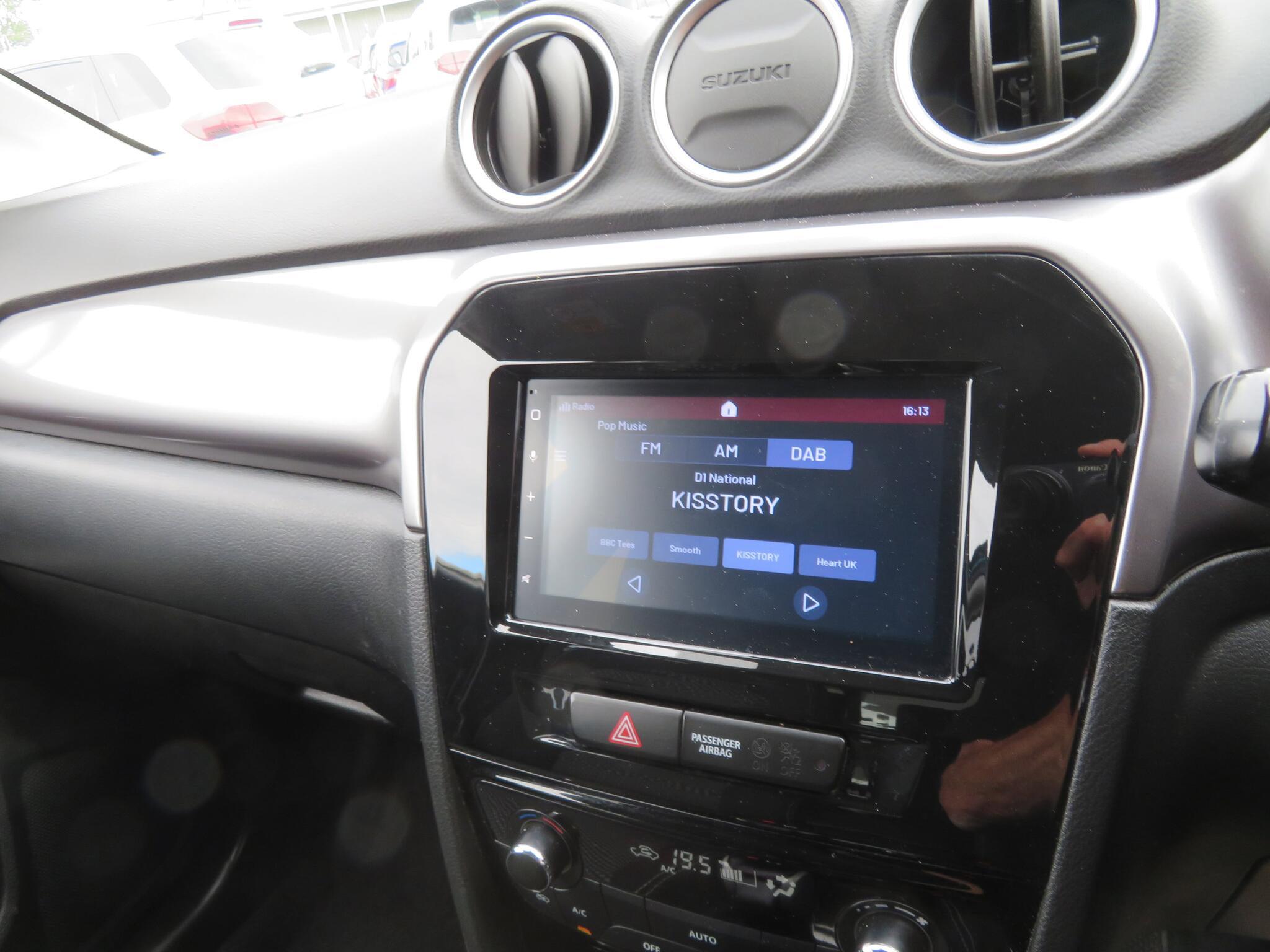 Suzuki Vitara - Image 18