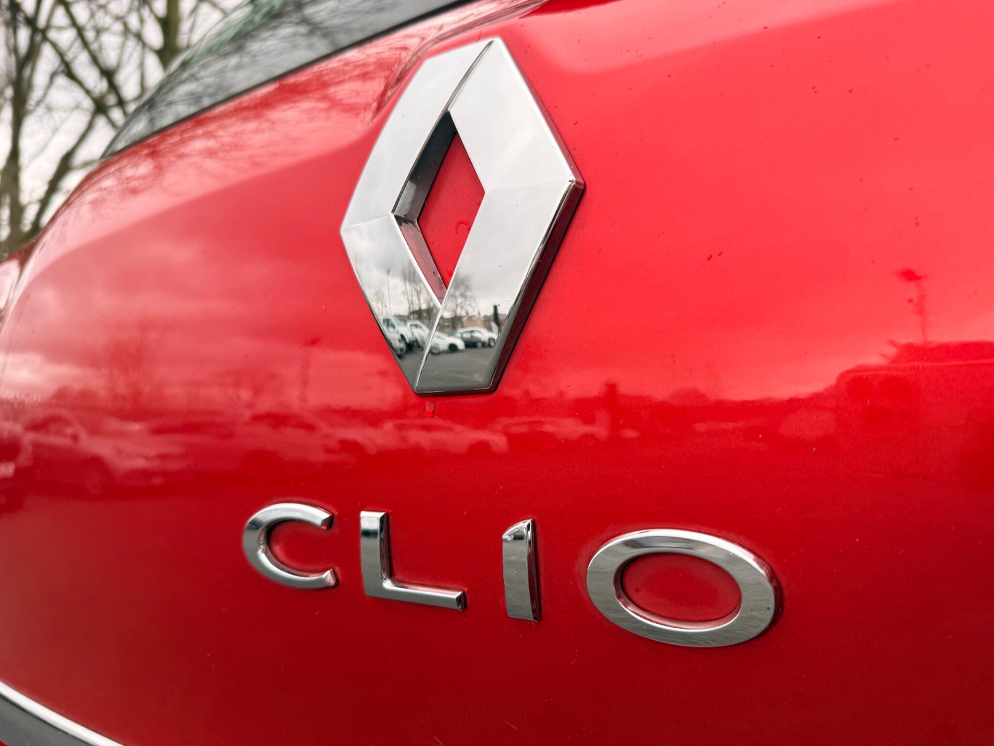 Renault Clio - Image 27