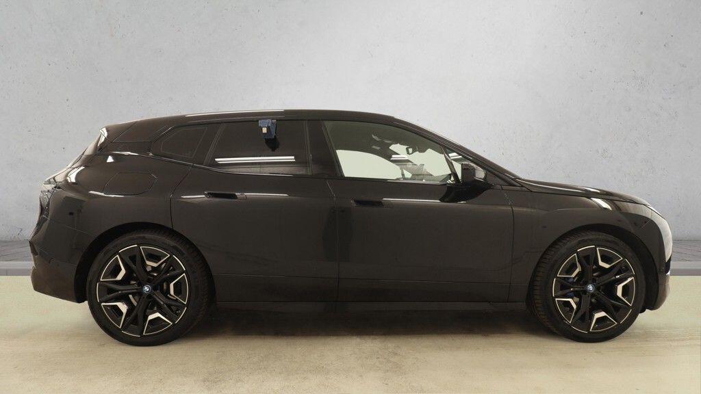 BMW IX - Image 9
