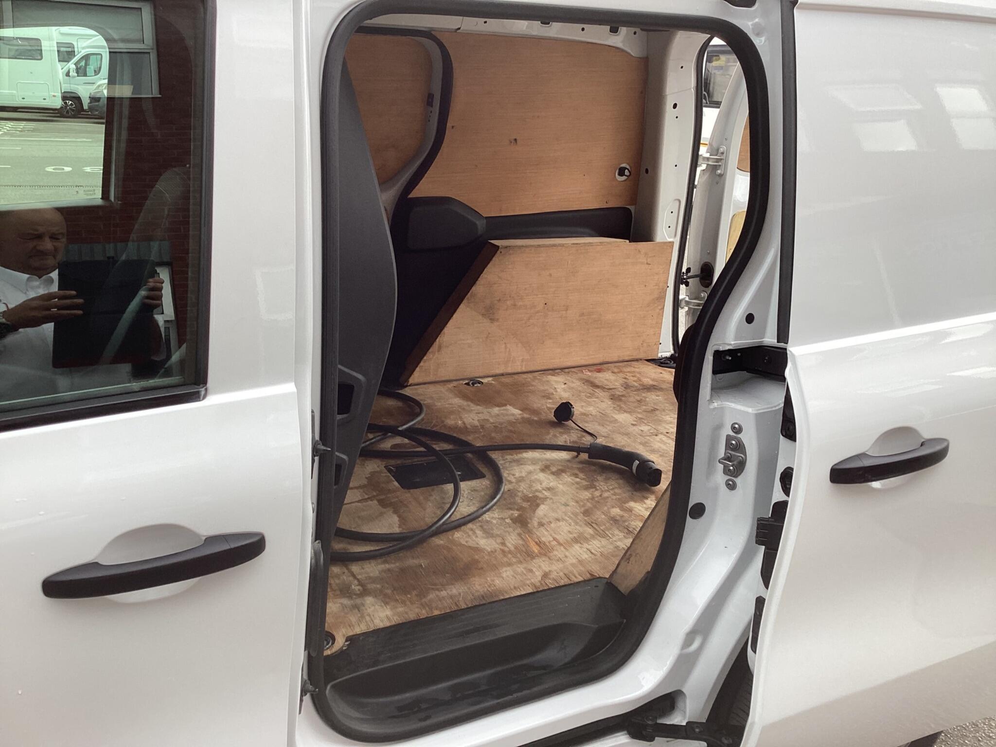 Renault Kangoo - Image 13