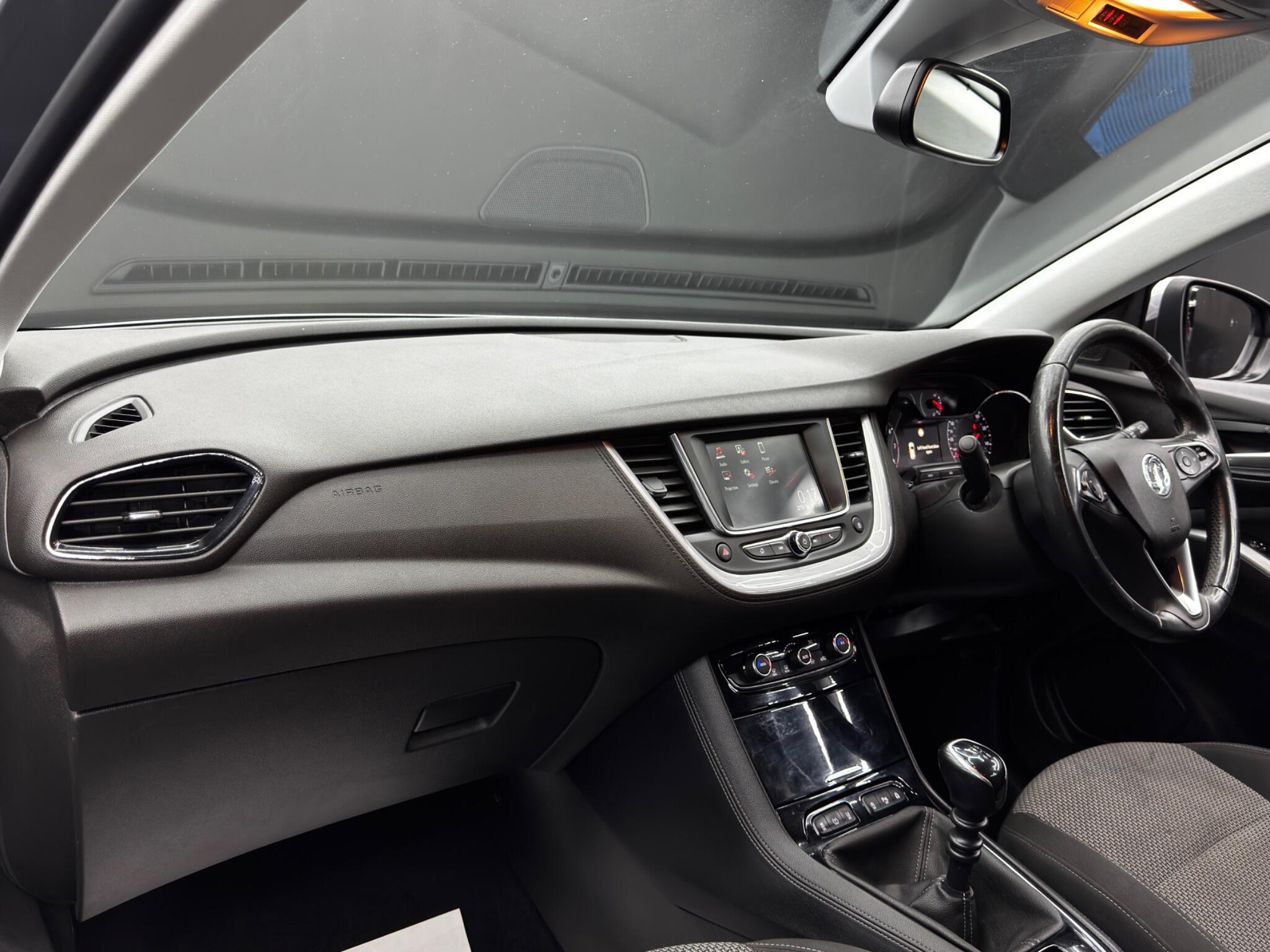 Vauxhall Grandland X - Image 11