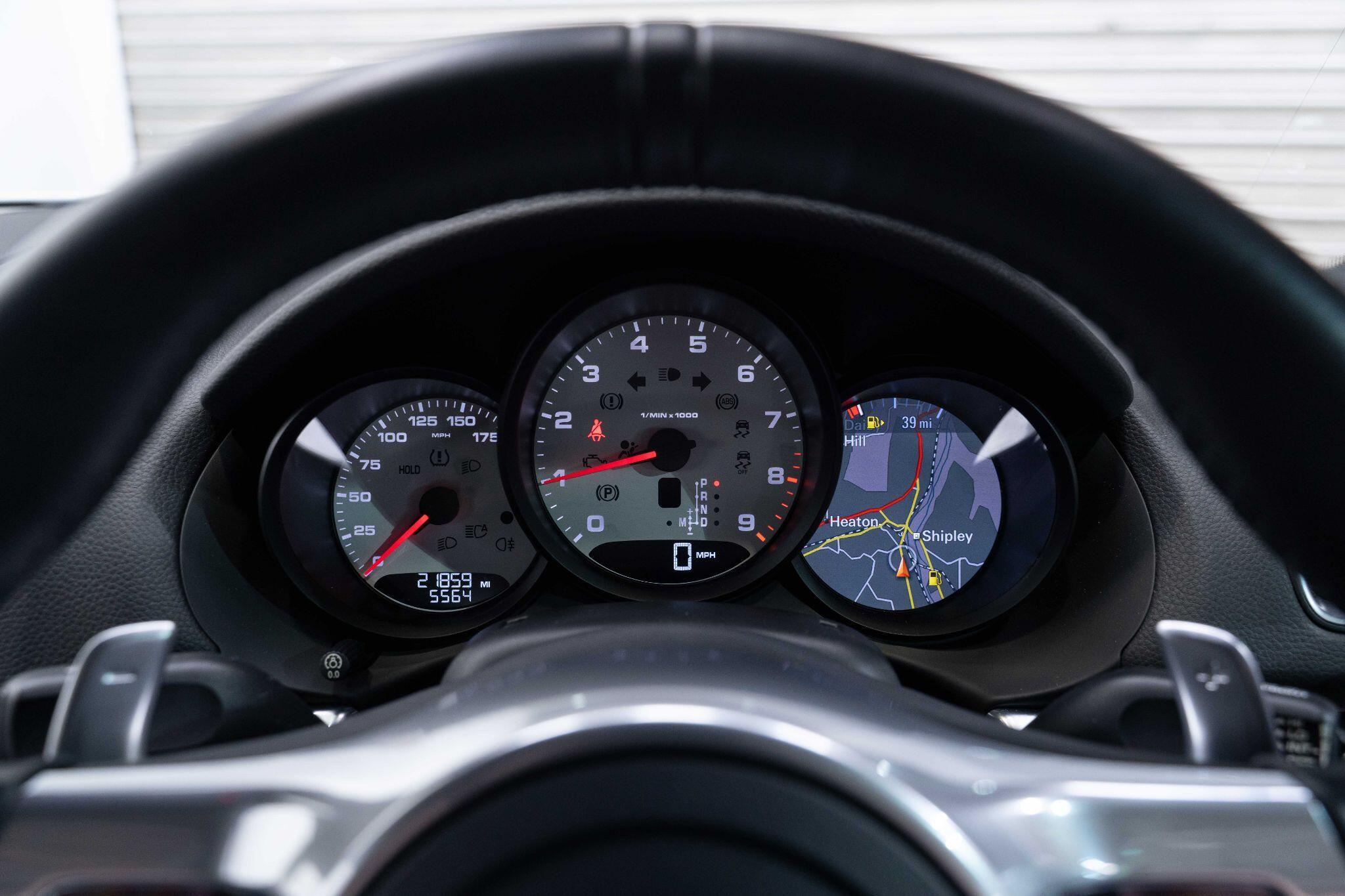Porsche Cayman - Image 29