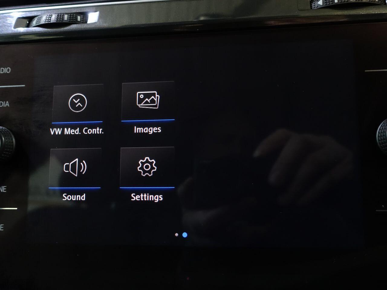 Volkswagen Golf - Image 33