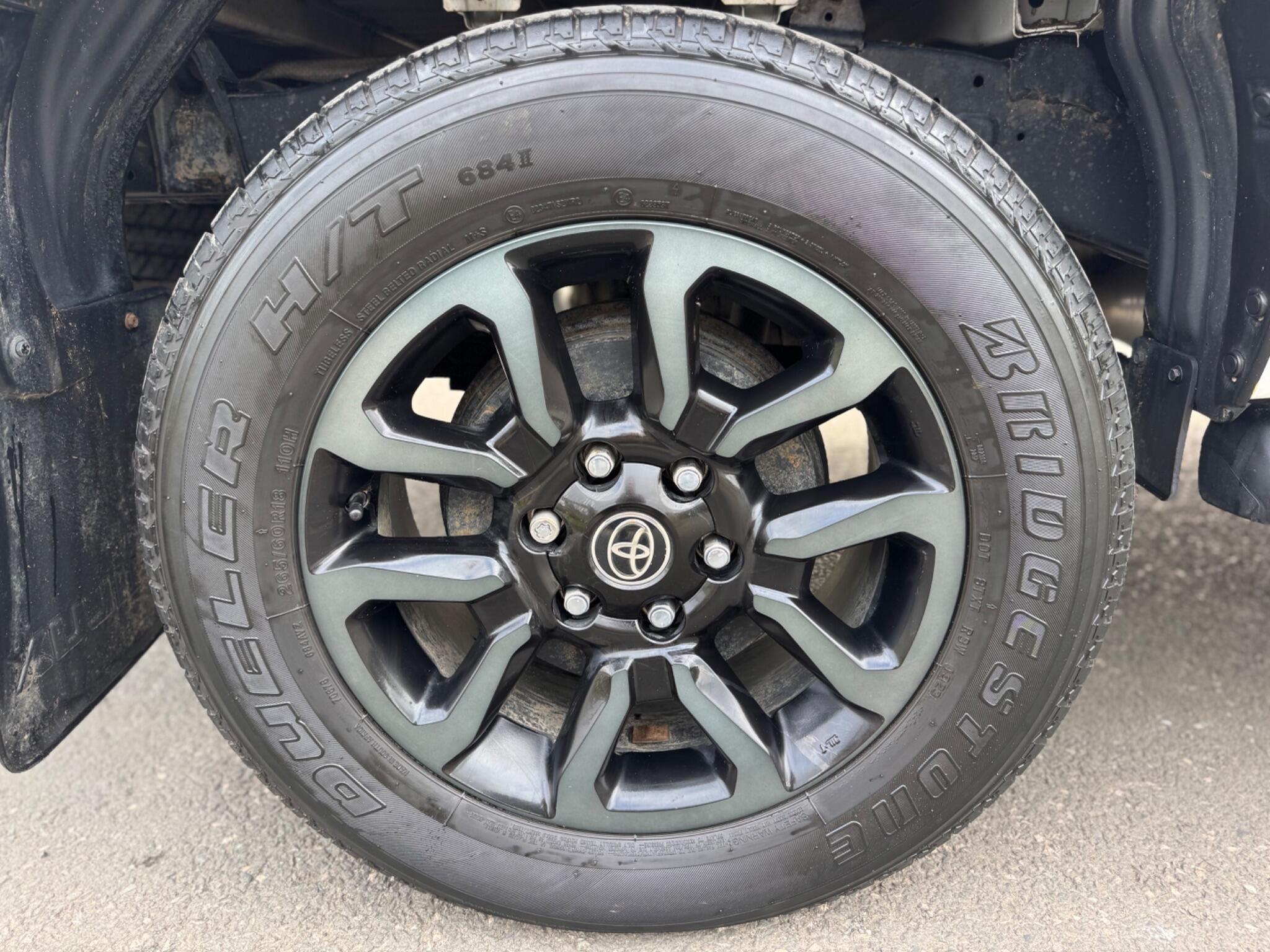 Toyota Hilux - Image 21