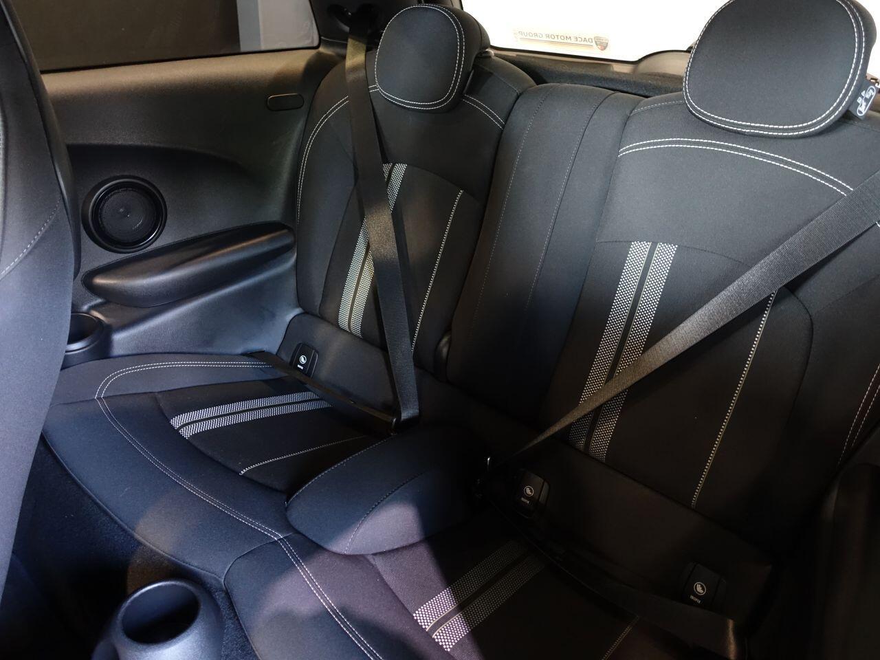 MINI Hatch - Image 11