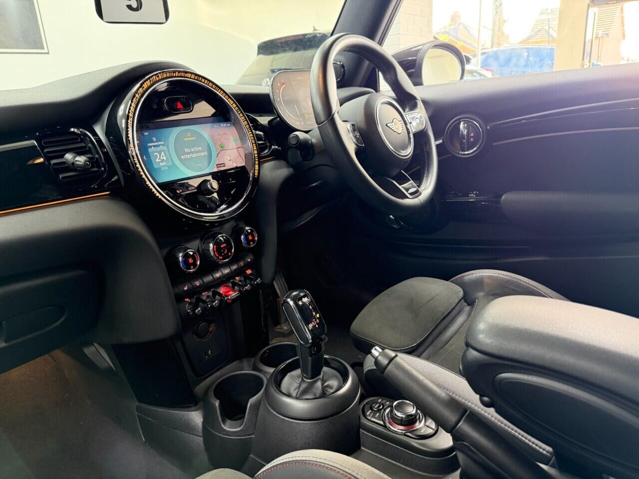 MINI Hatch - Image 25