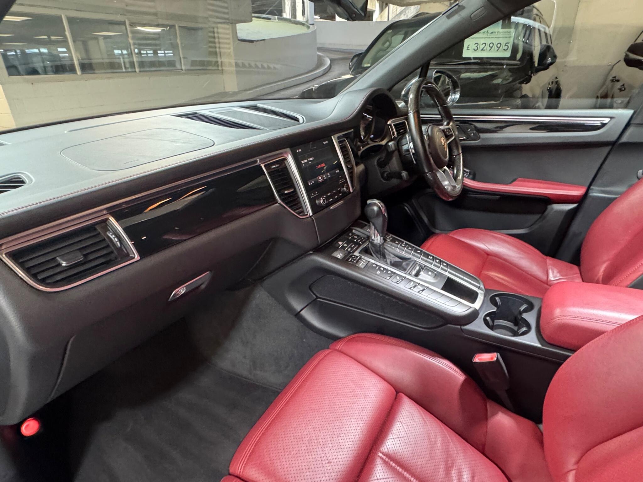 Porsche Macan - Image 10