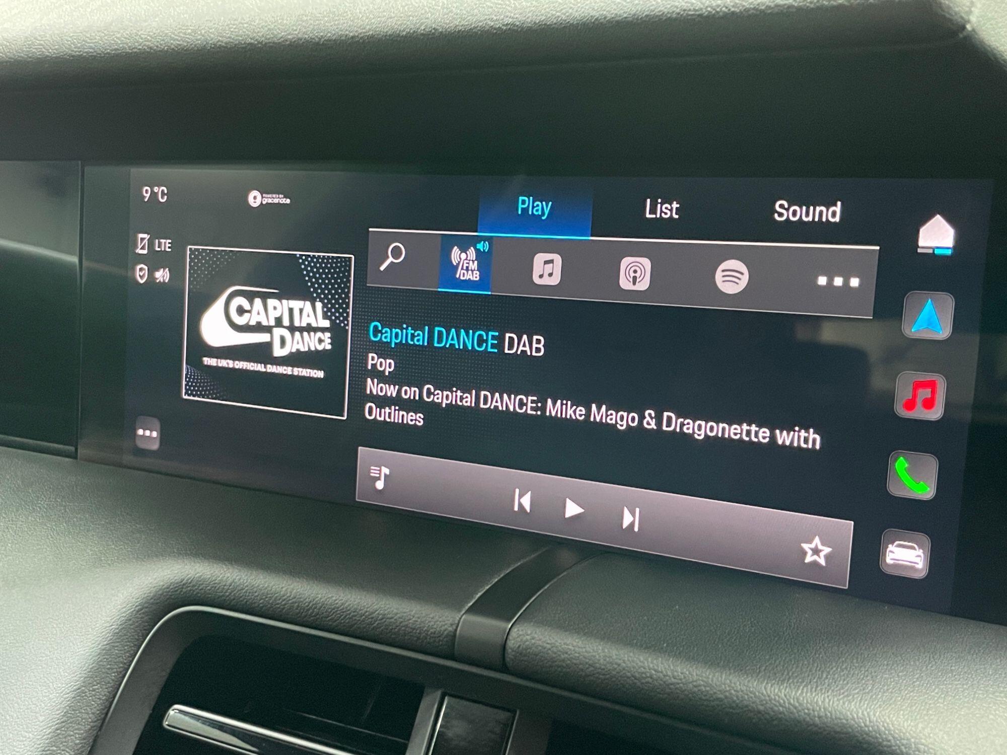 Porsche Taycan - Image 42