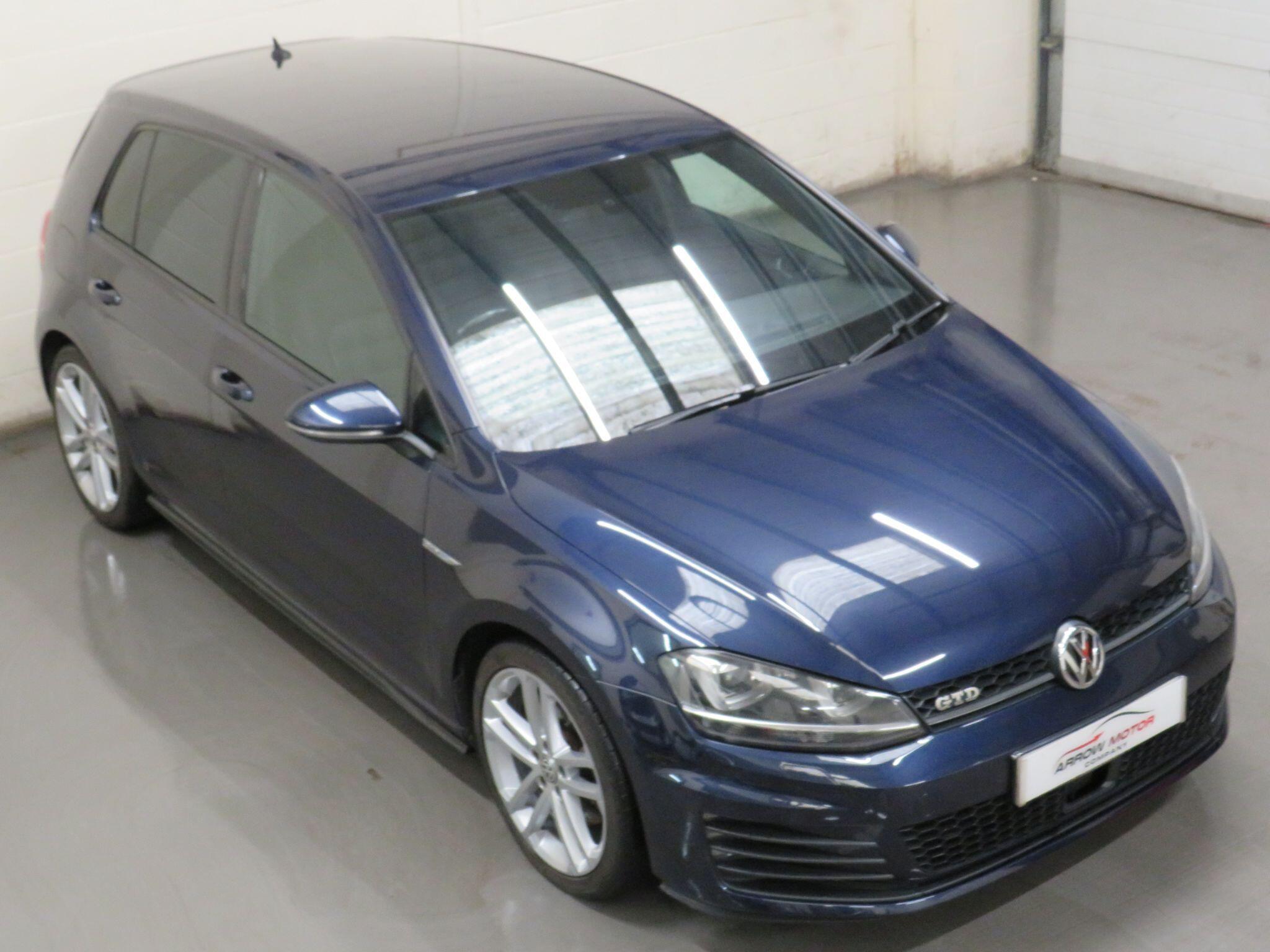 Volkswagen Golf - Image 9