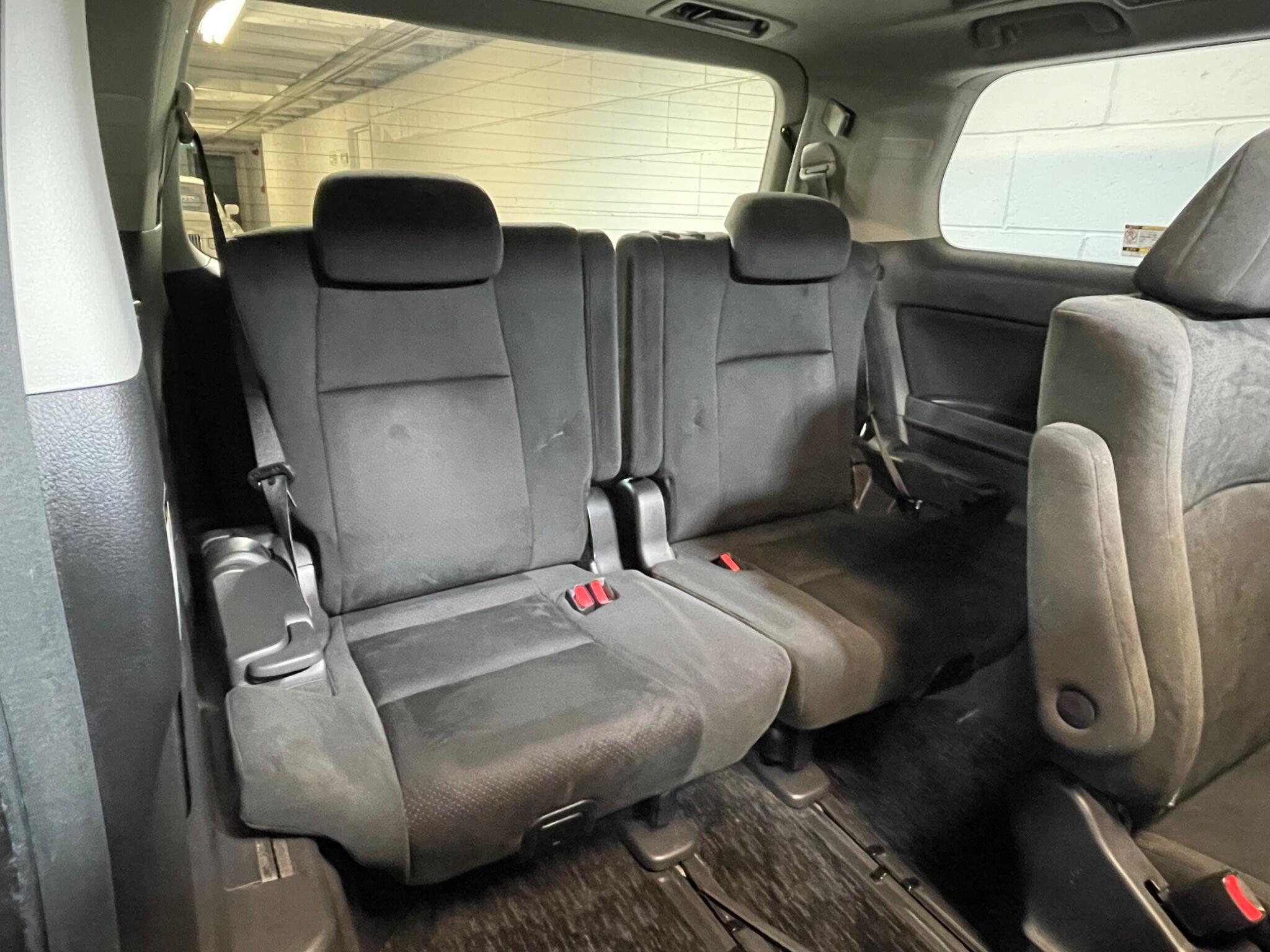 Toyota Vellfire - Image 14