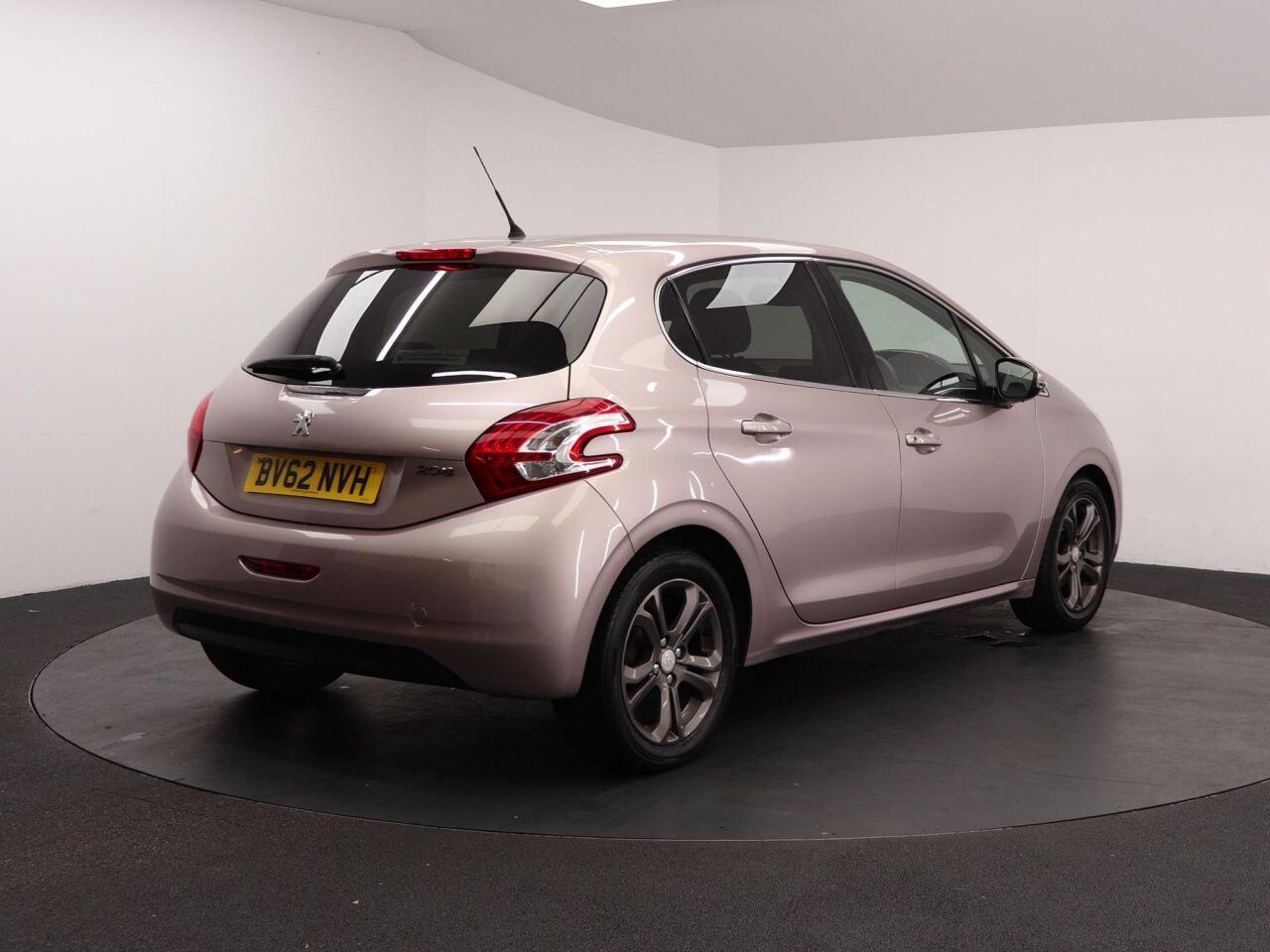 Peugeot 208 - Image 11
