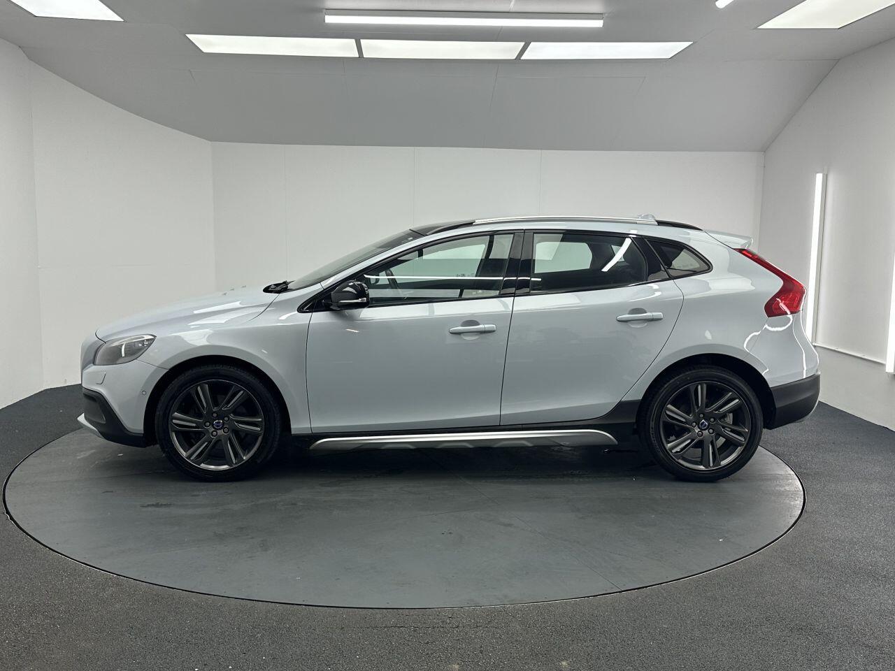 Volvo V40 CROSS COUNTRY - Image 7