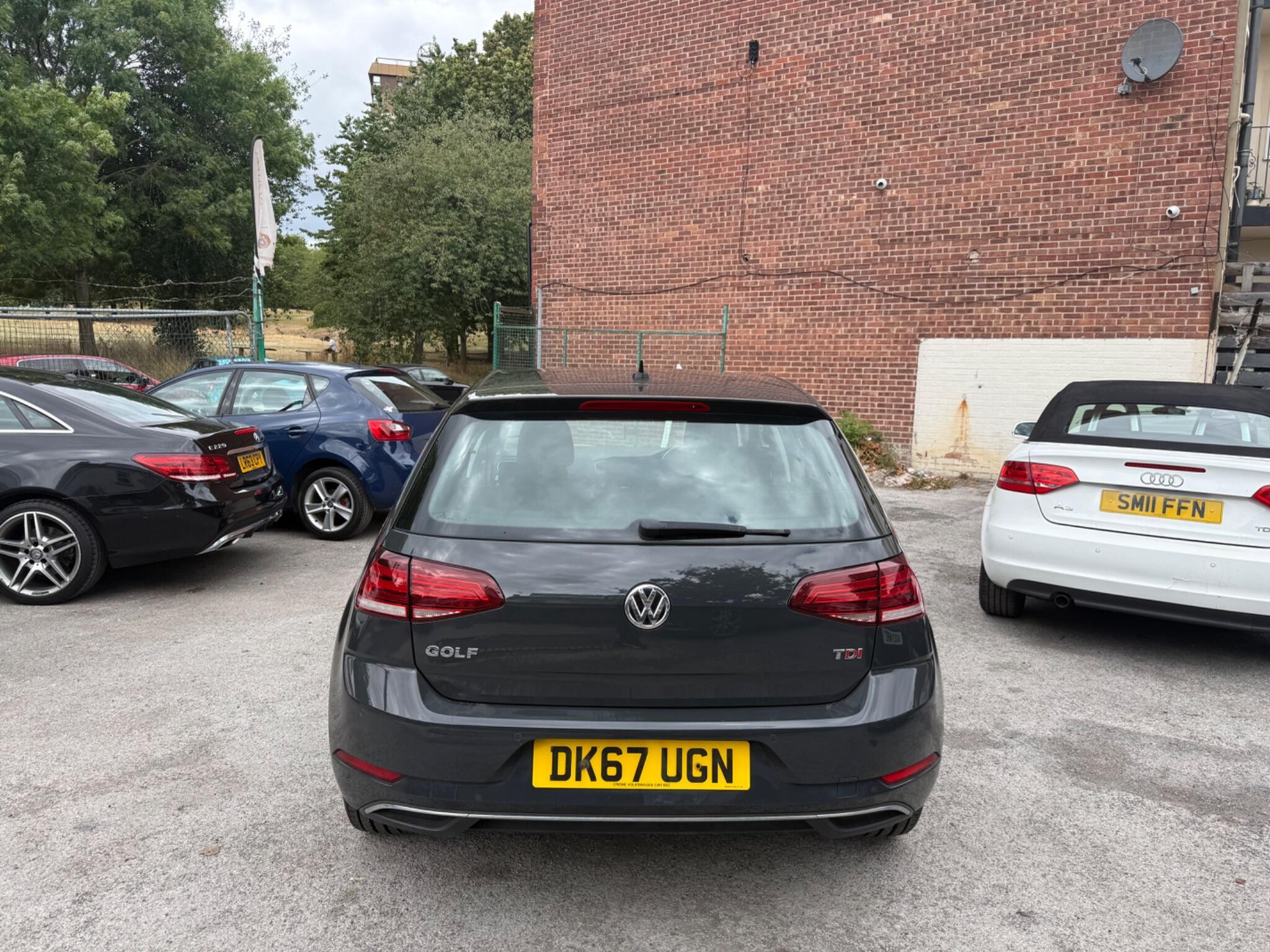 Volkswagen Golf - Image 6