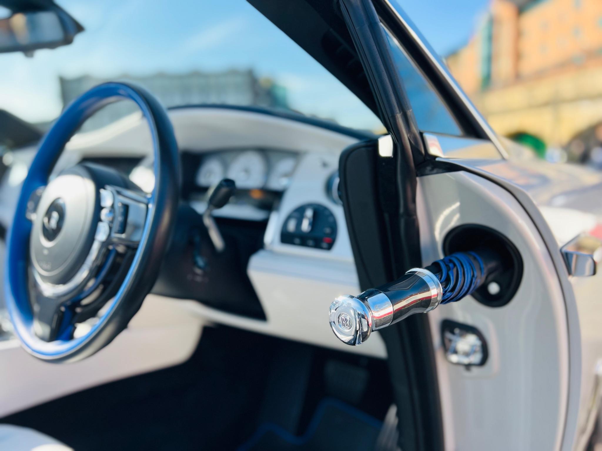 Rolls-Royce Dawn - Image 31