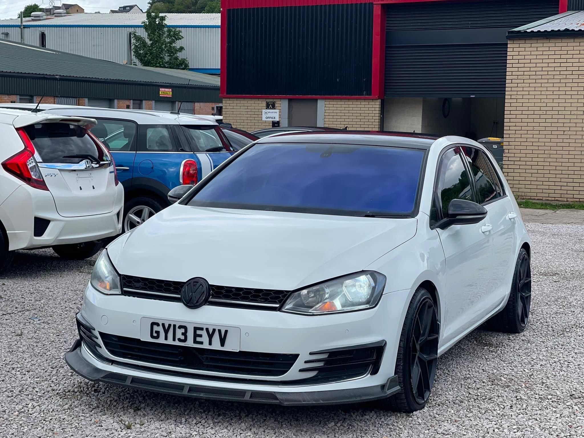 Volkswagen Golf - Image 4