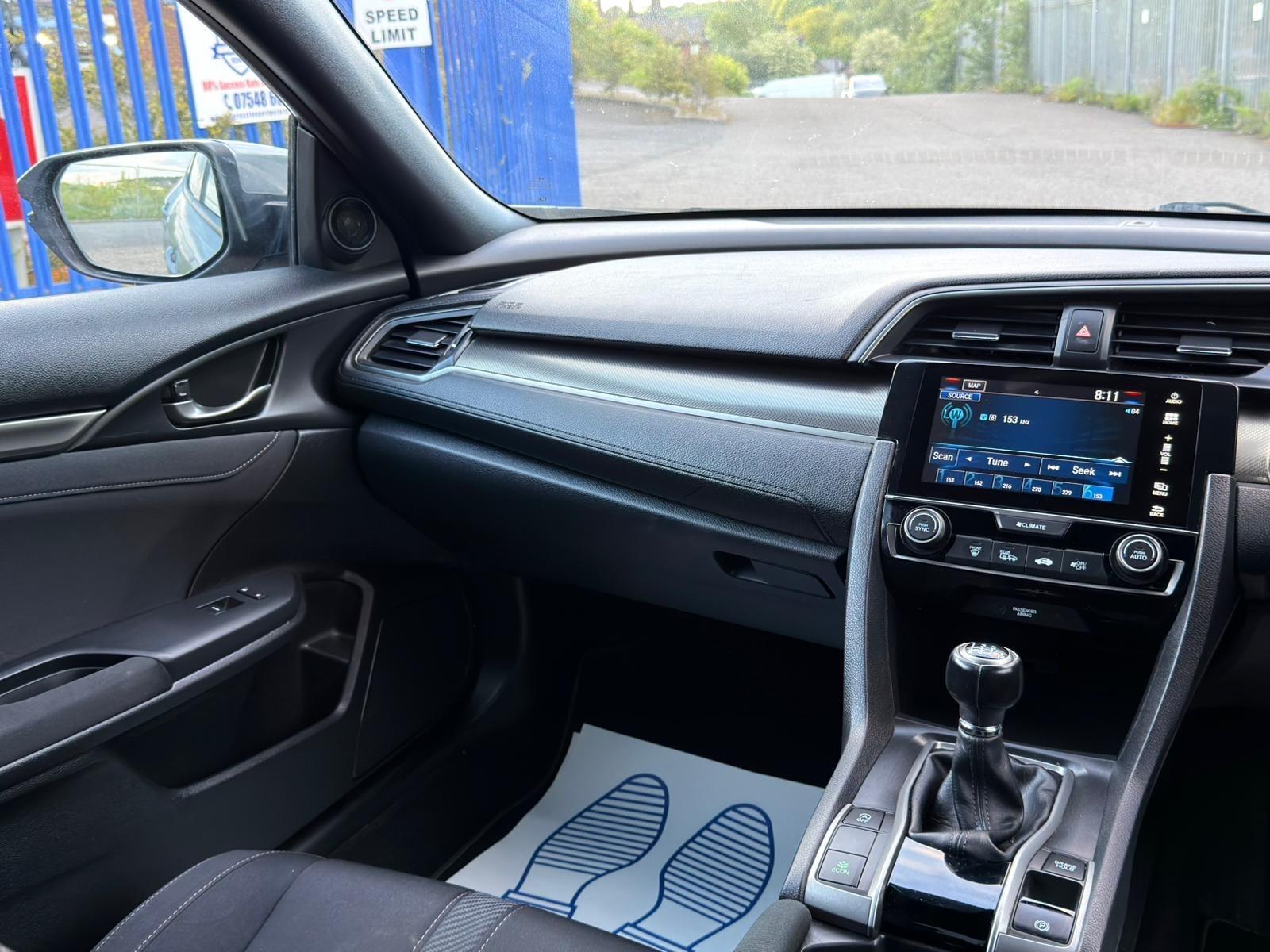 Honda Civic - Image 20