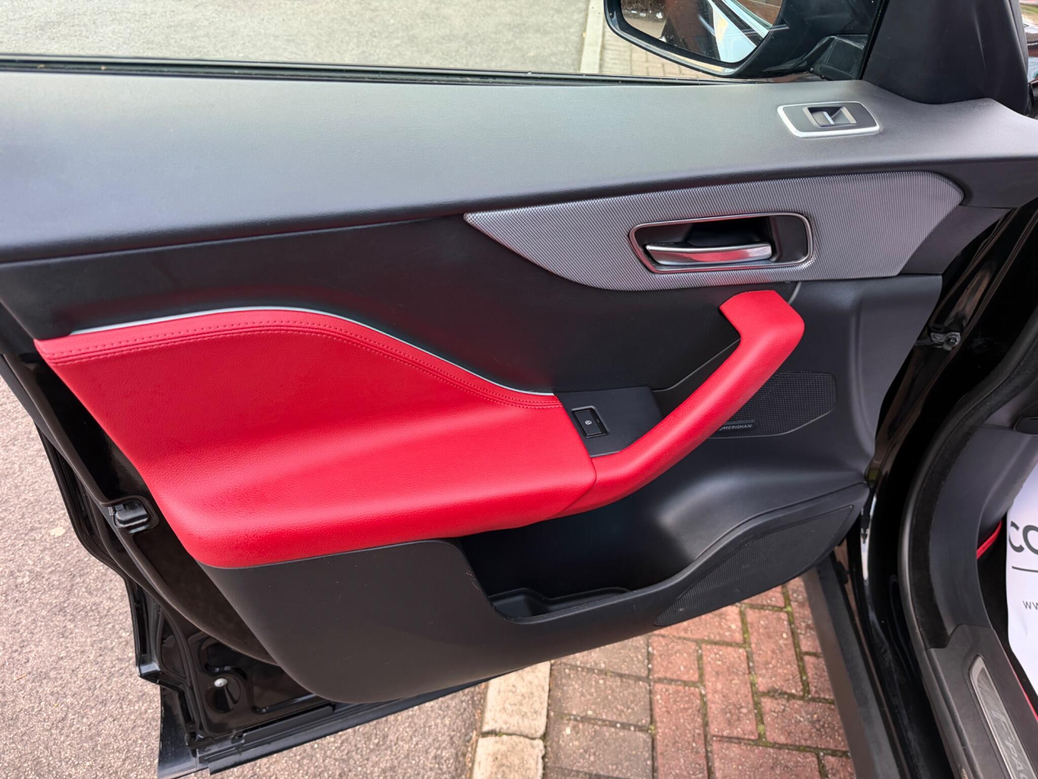 Jaguar F-Pace - Image 47