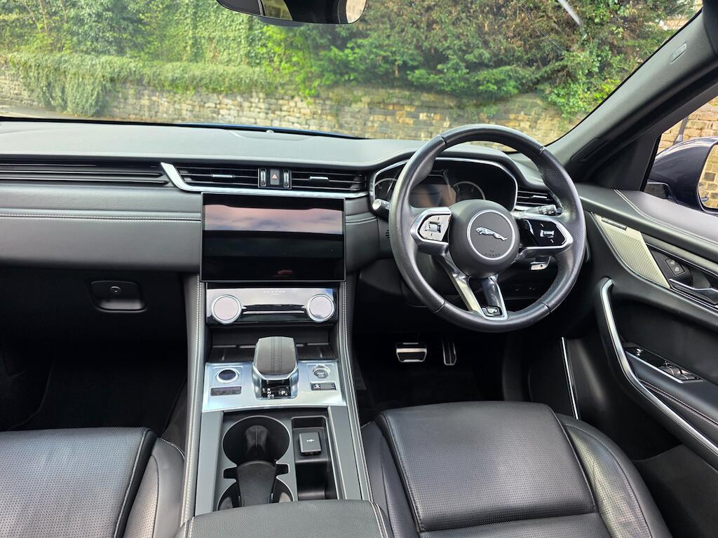 Jaguar F-Pace - Image 29