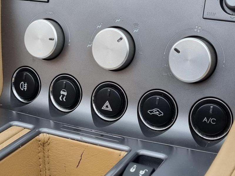 Aston Martin DB9 - Image 20