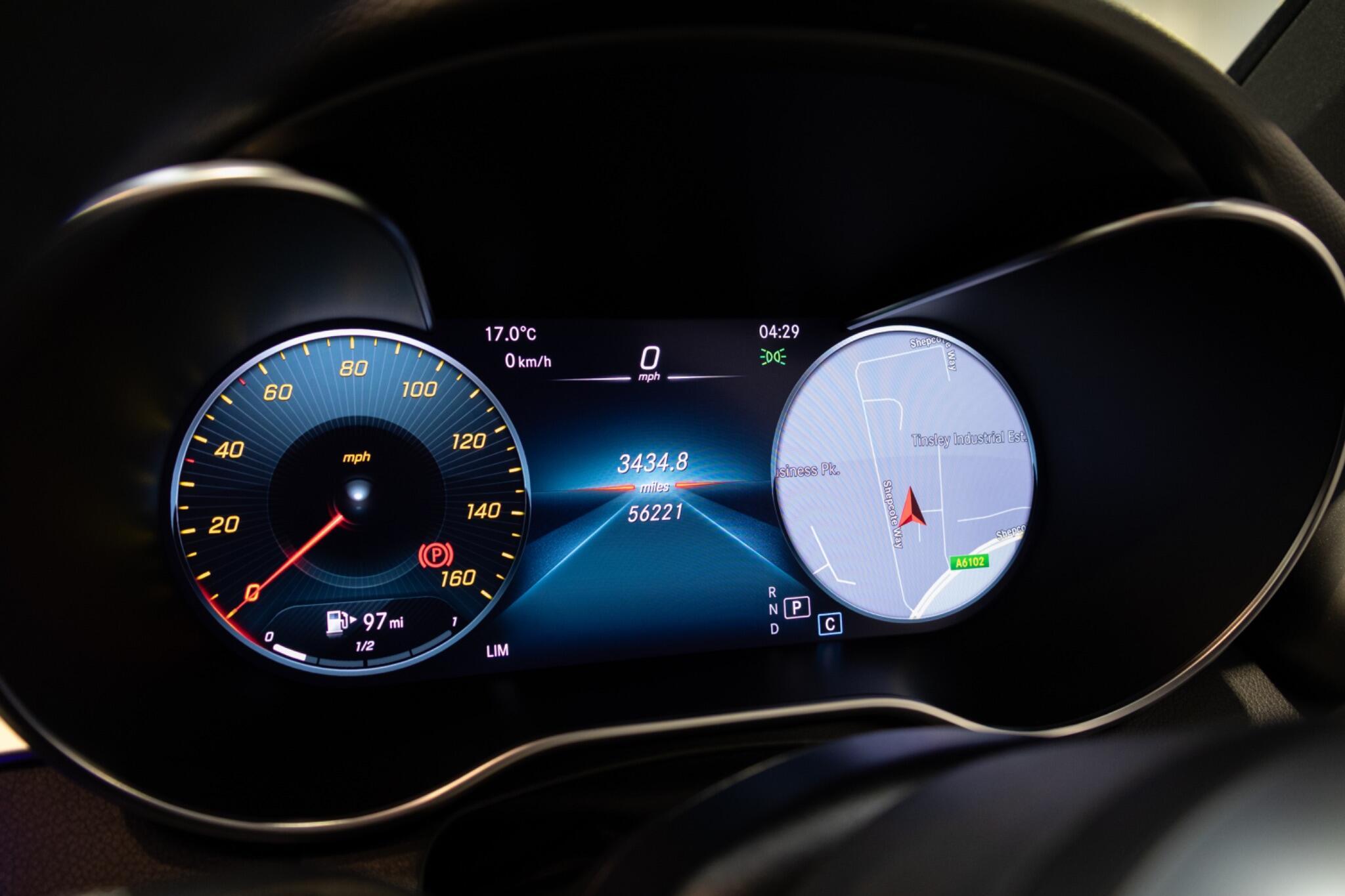 Mercedes GLC - Image 26