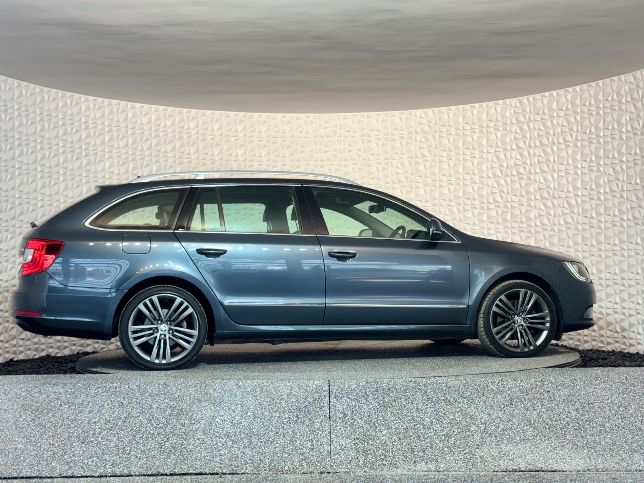 Skoda Superb - Image 11