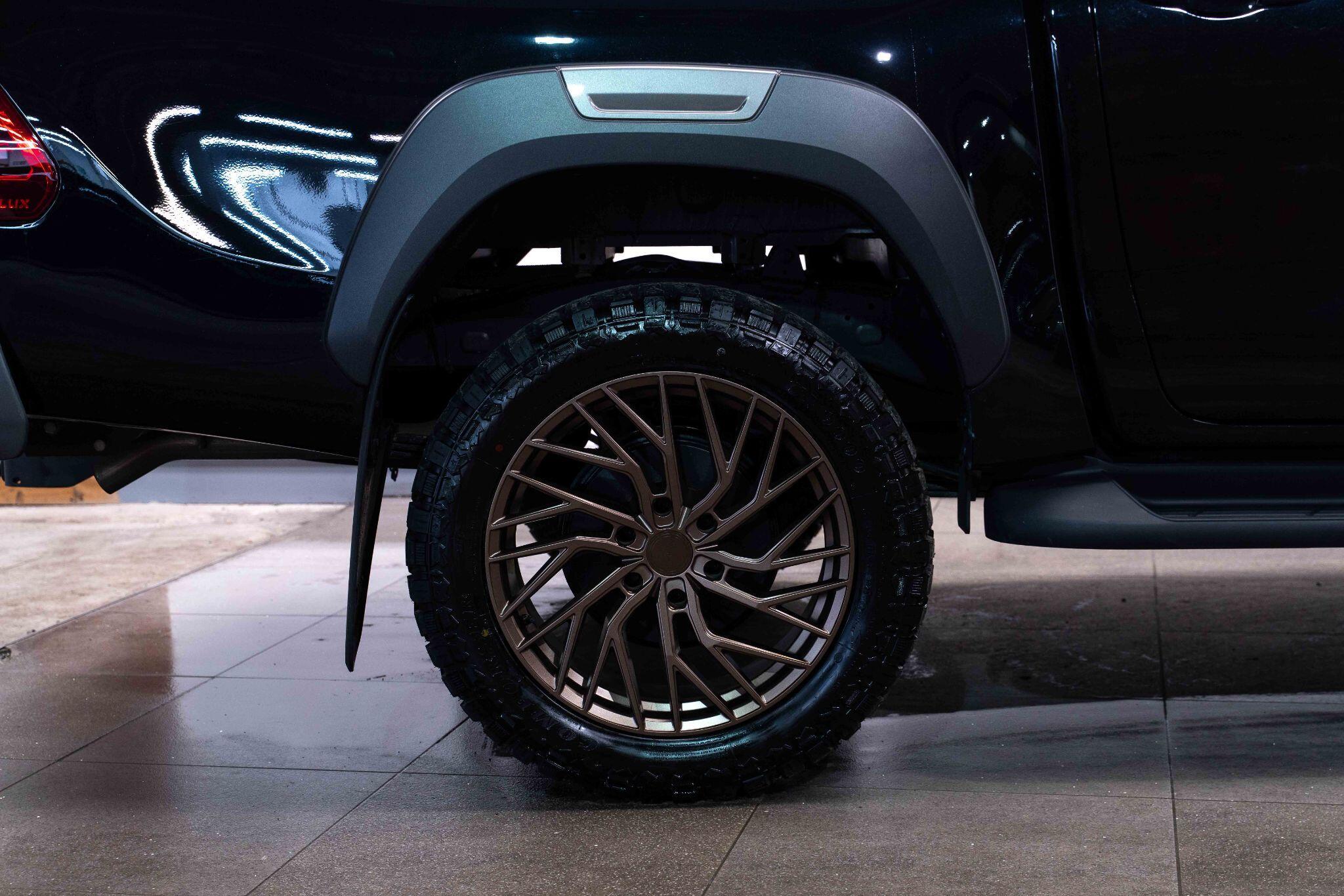 Toyota Hilux - Image 15