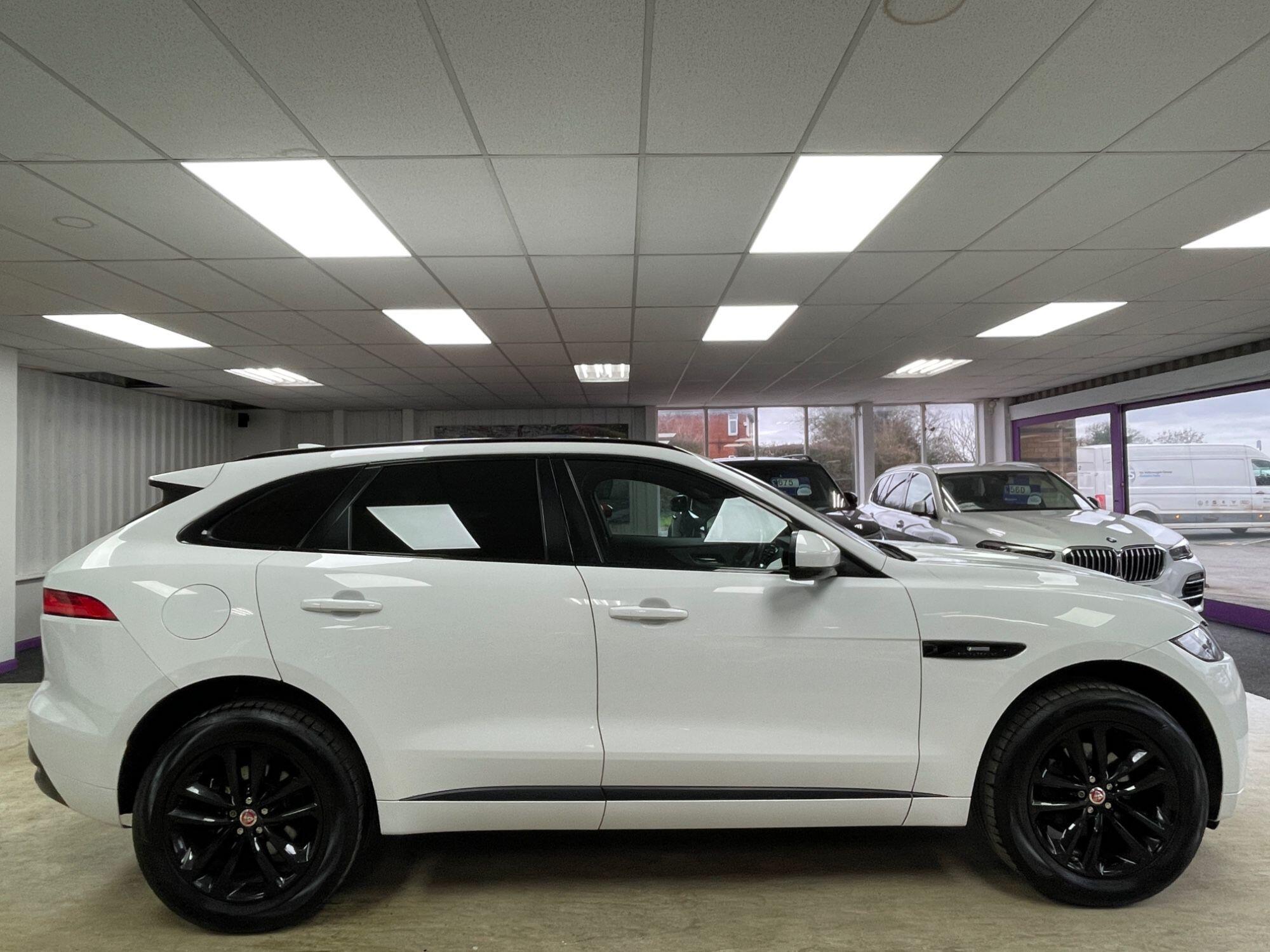 Jaguar F-Pace - Image 12