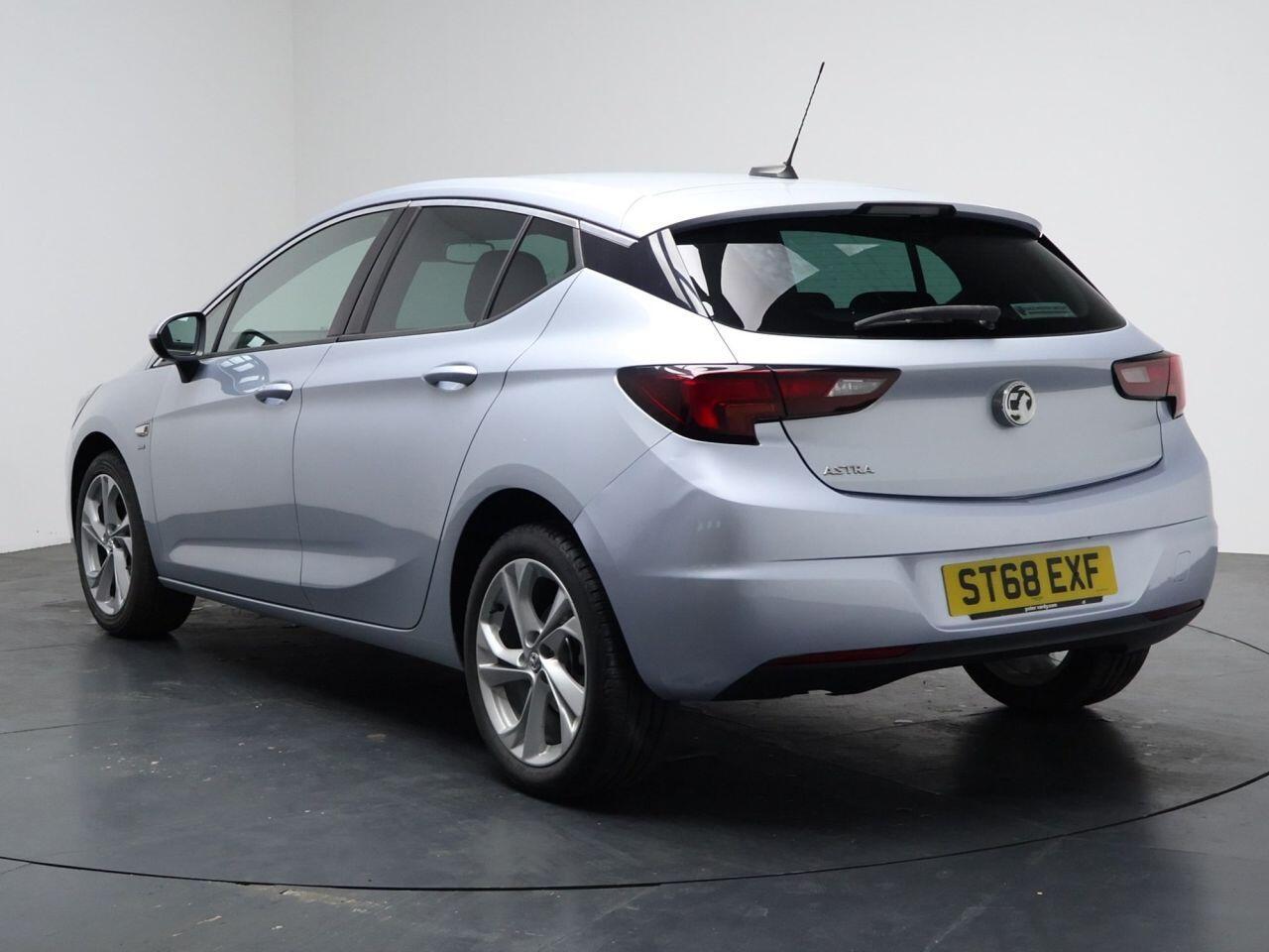 Vauxhall Astra - Image 9