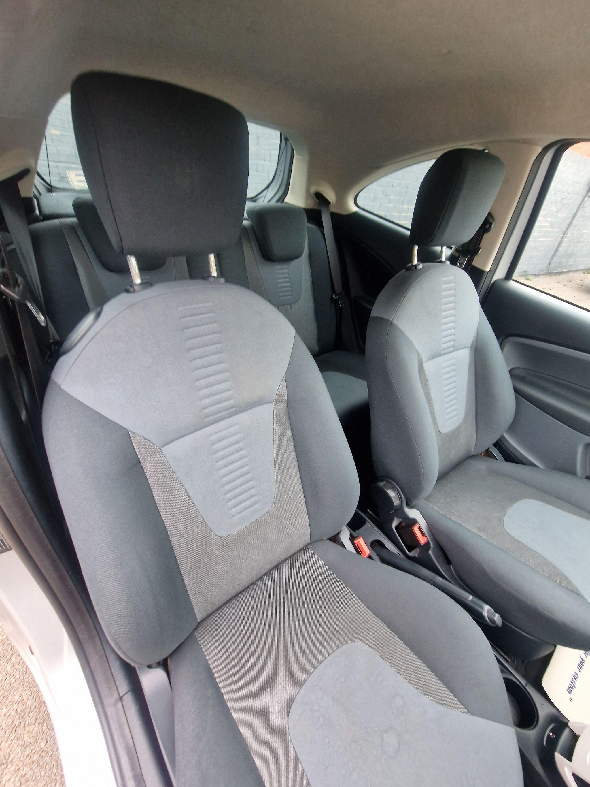 Ford KA - Image 30