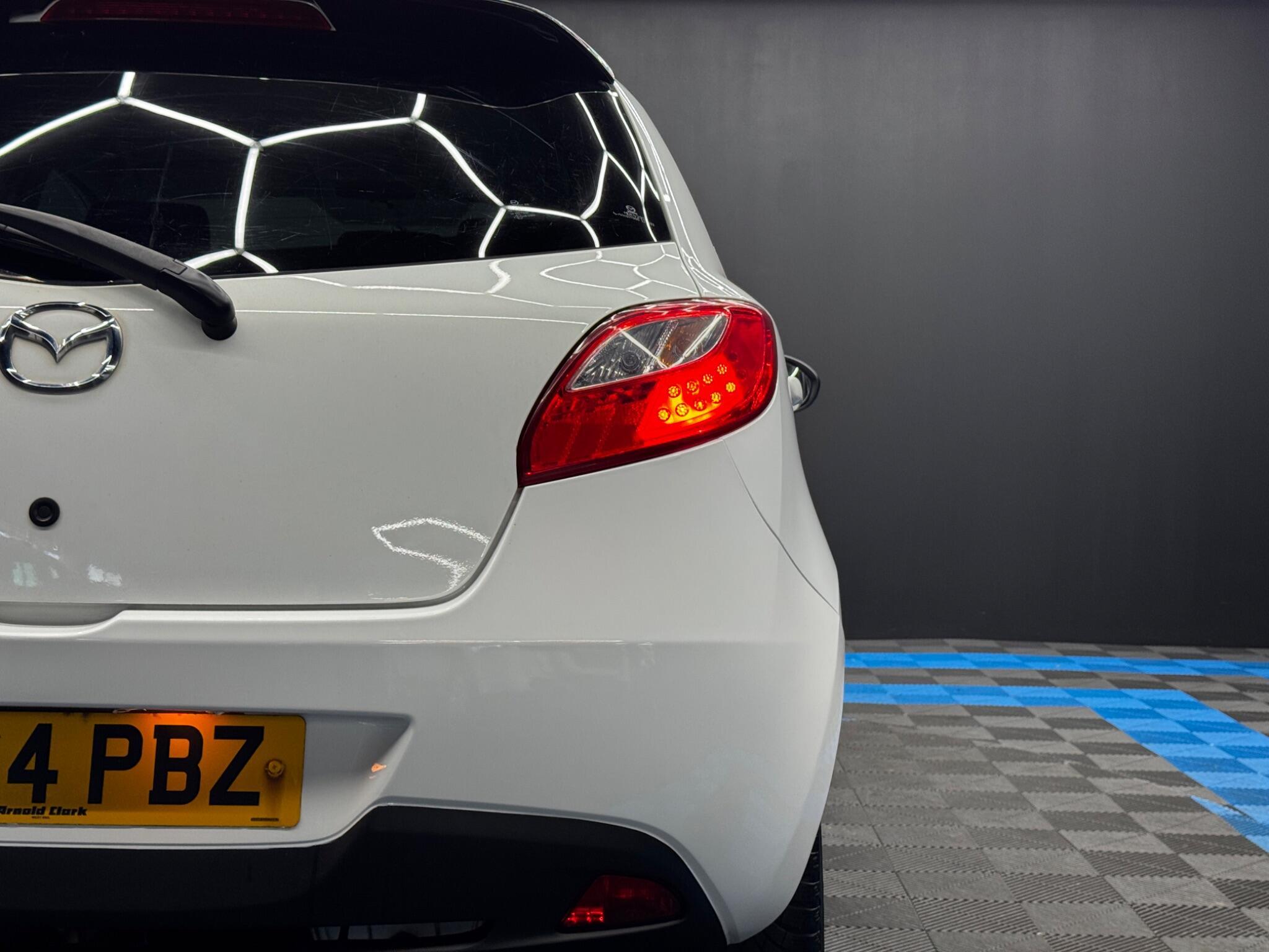 Mazda MAZDA2 - Image 31