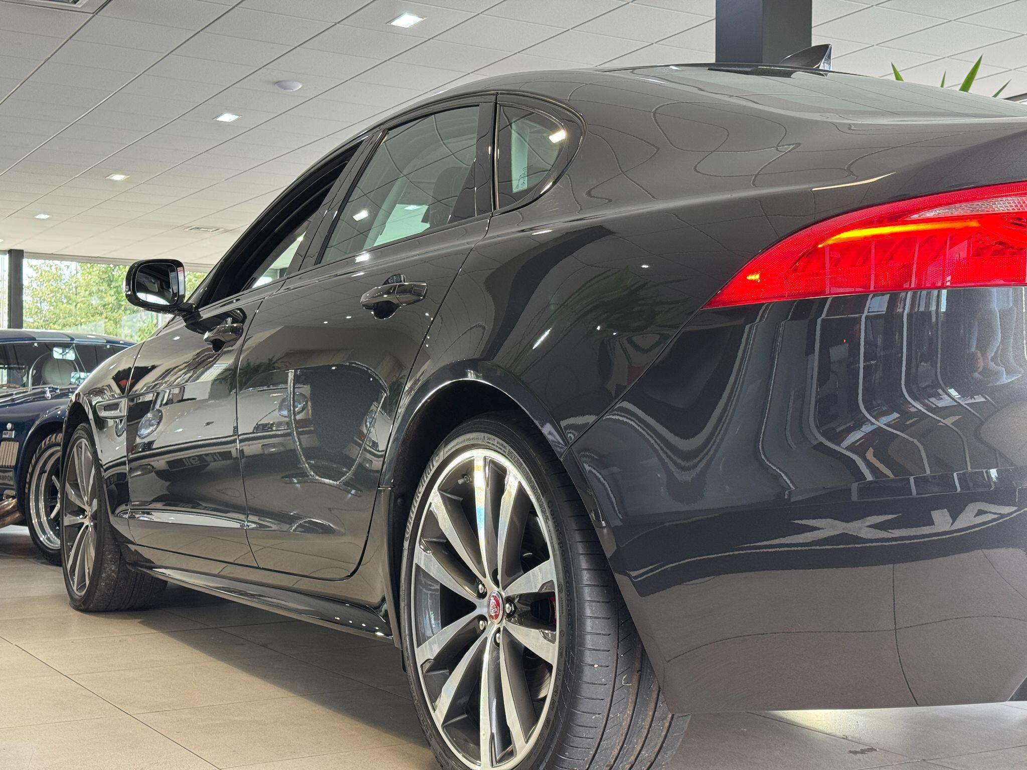 Jaguar XF - Image 15
