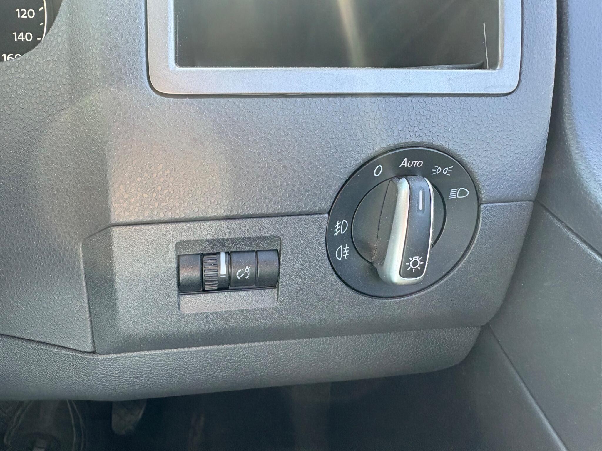 Volkswagen CARAVELLE - Image 49