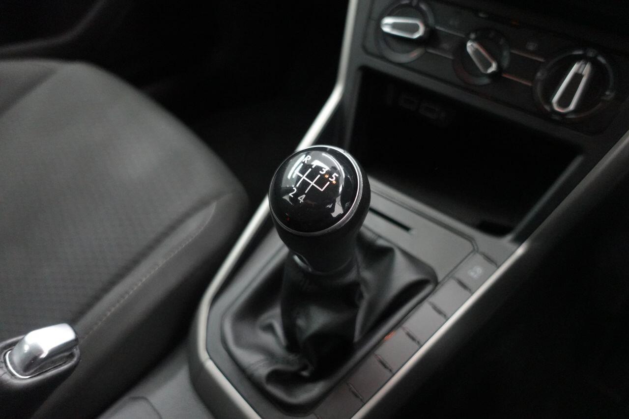 Volkswagen Polo - Image 18