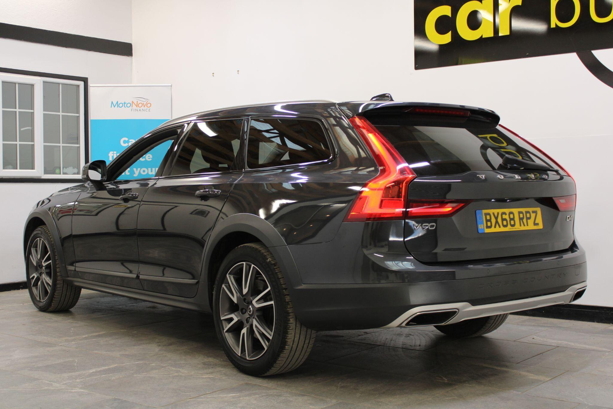 Volvo V90 CROSS COUNTRY - Image 13