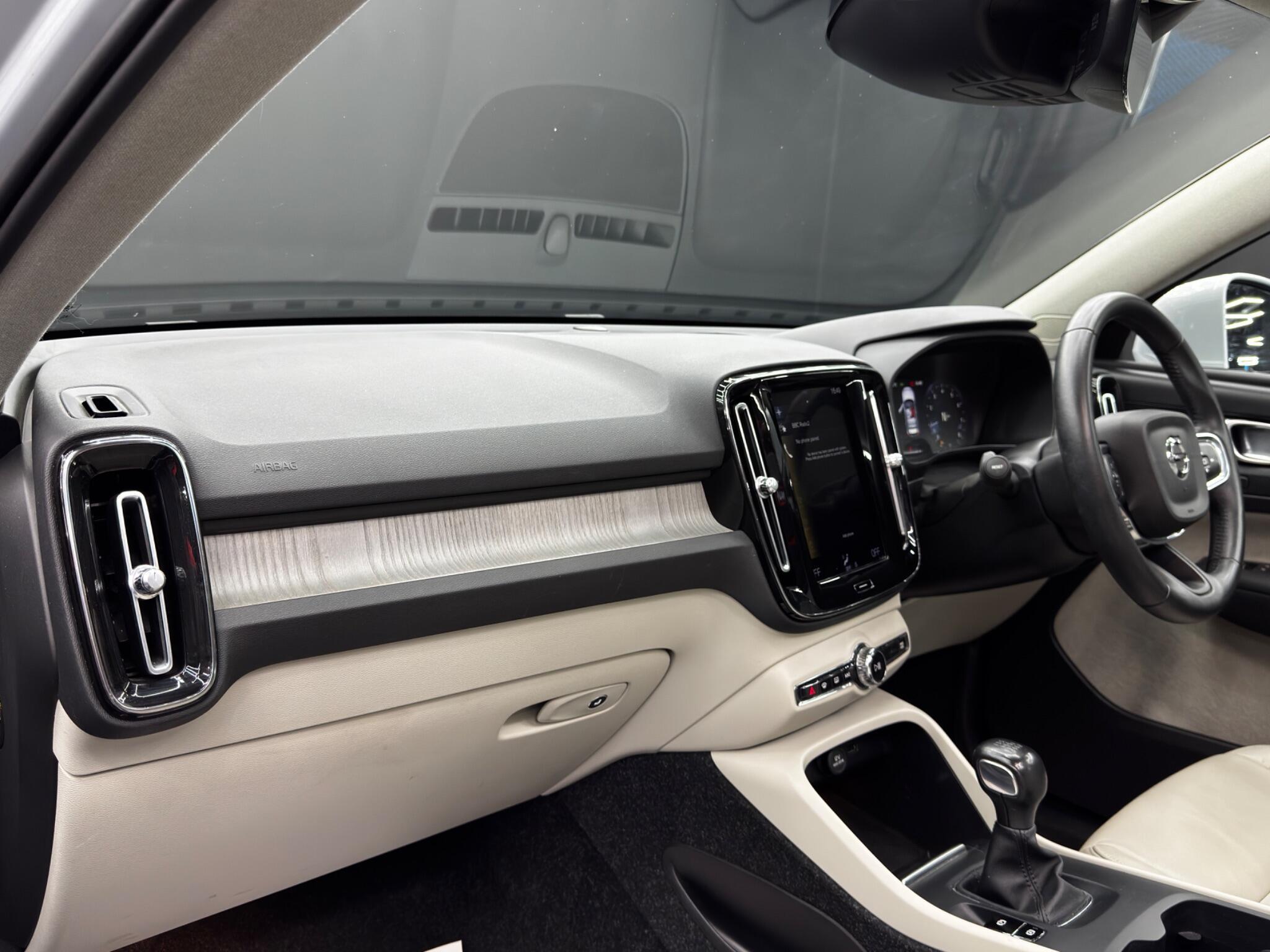 Volvo XC40 - Image 11