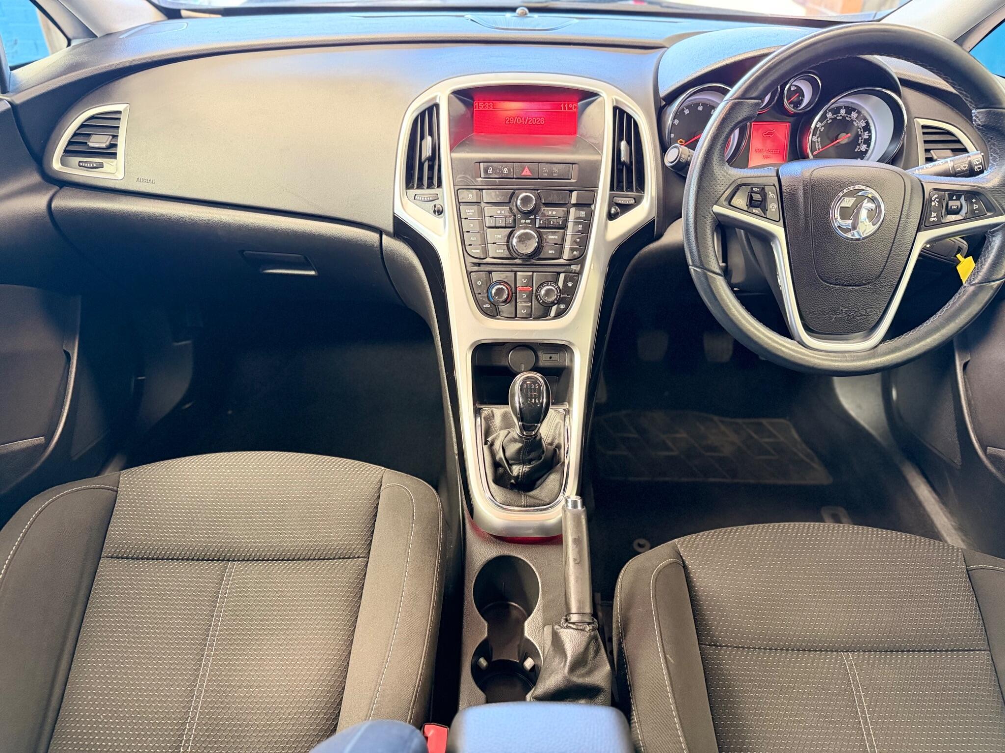Vauxhall Astra - Image 27
