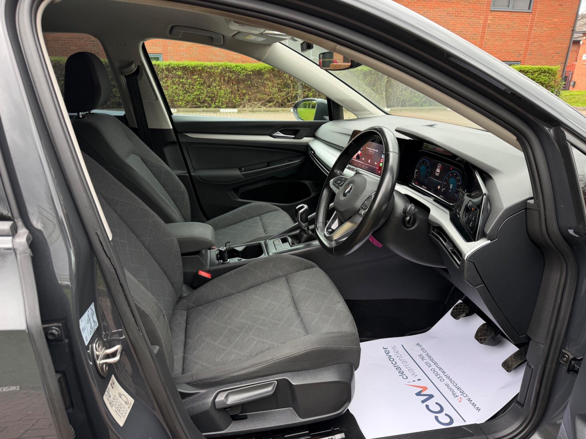 Volkswagen Golf - Image 32