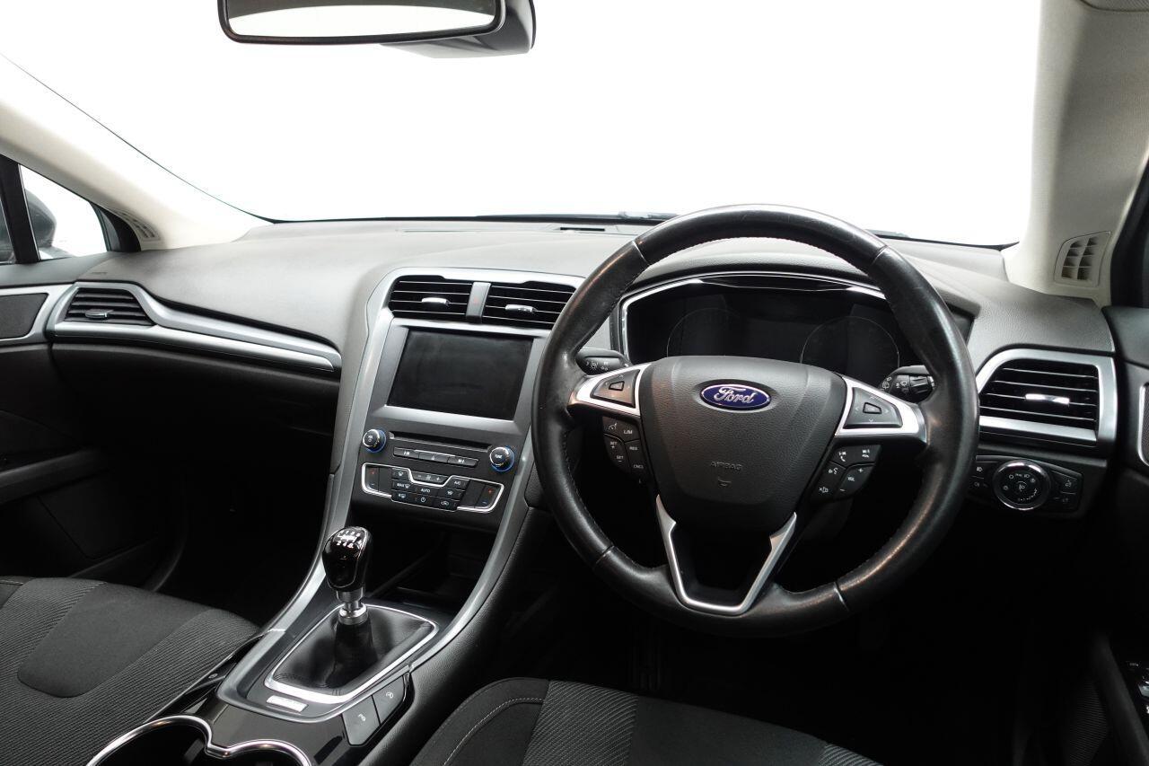 Ford Mondeo - Image 15
