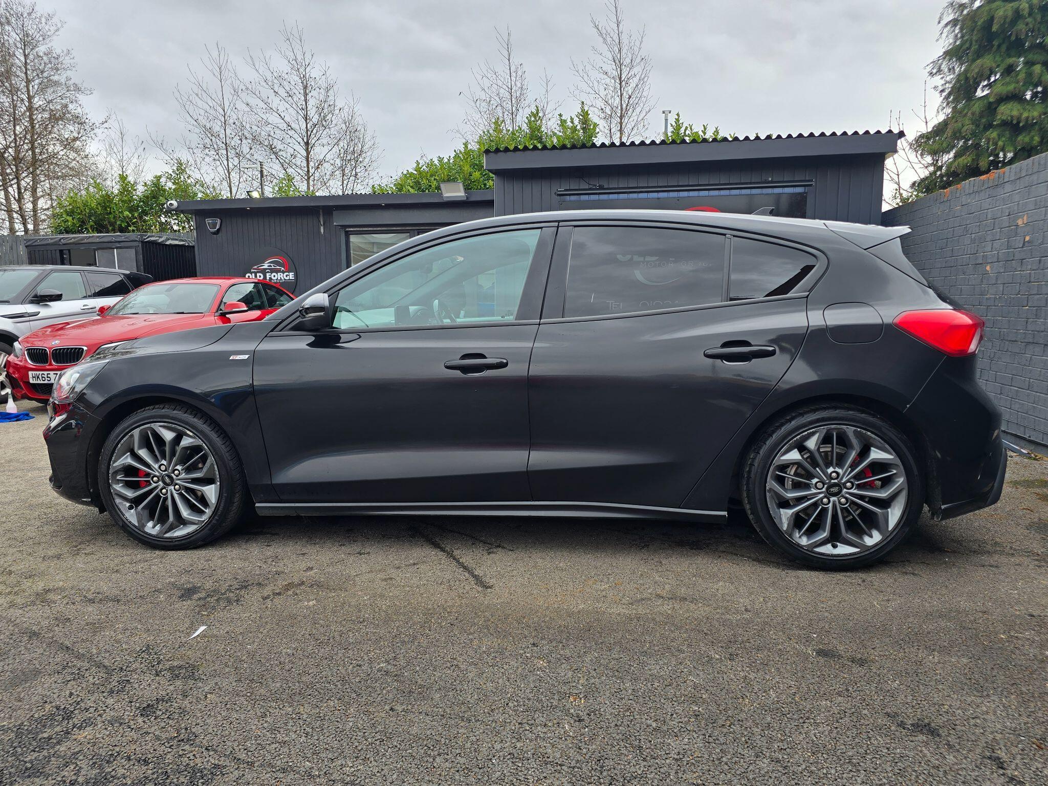 Ford Focus - Image 10