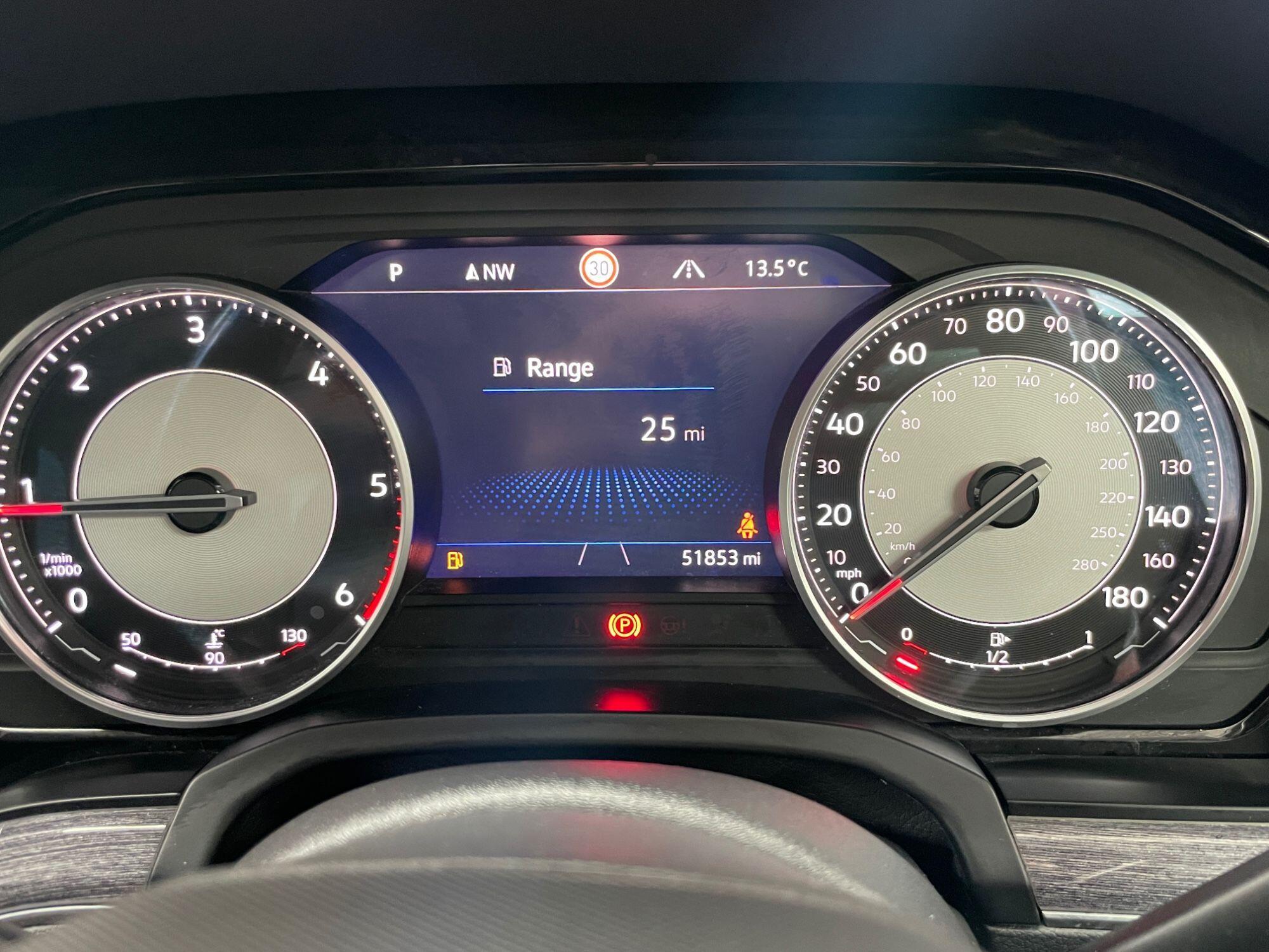 Volkswagen Touareg - Image 37
