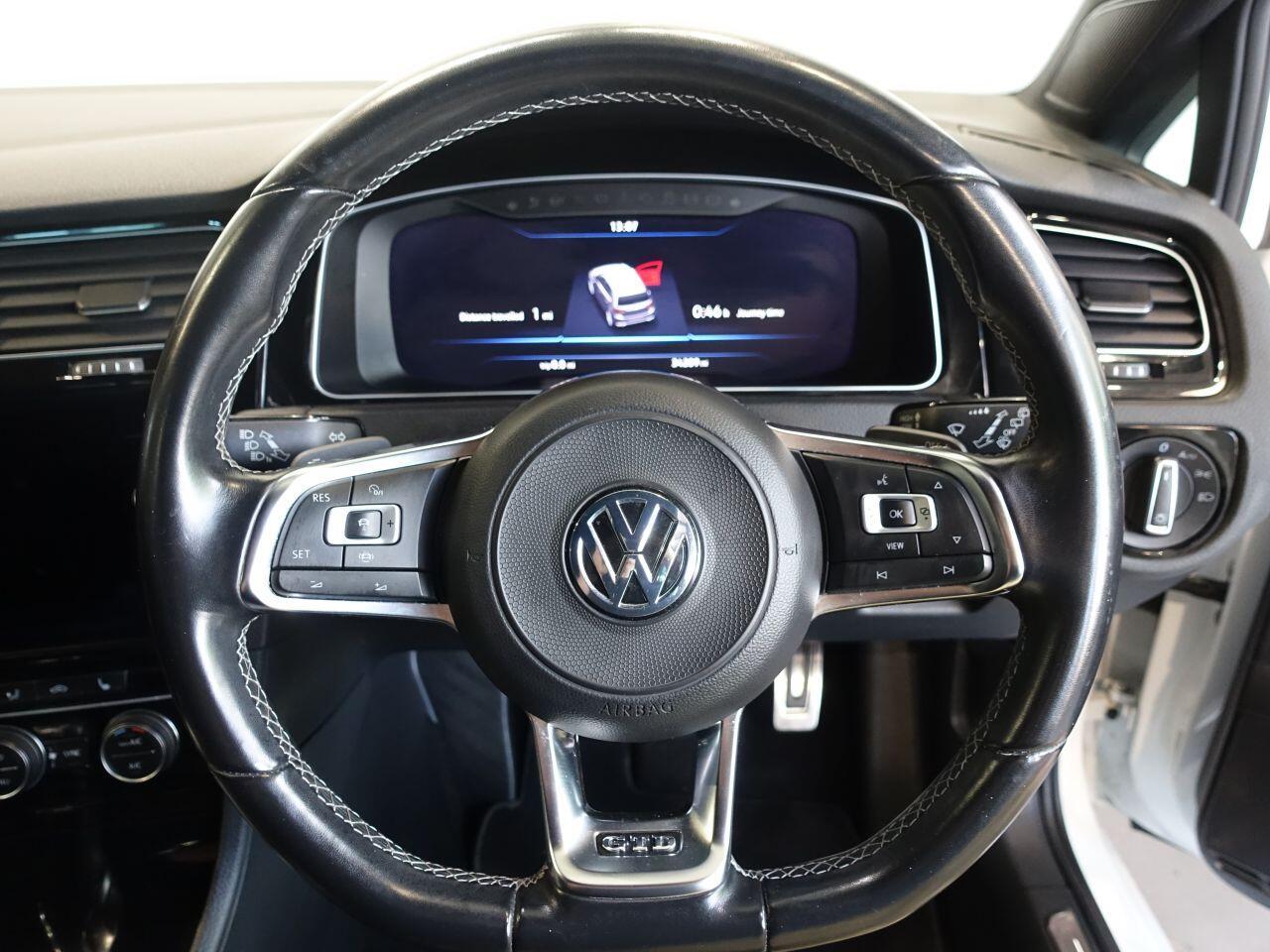 Volkswagen Golf - Image 19