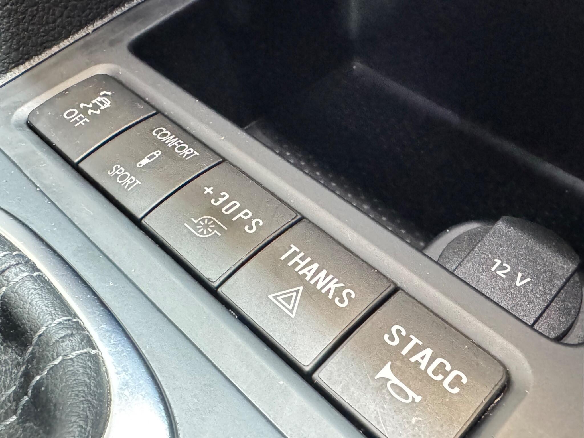 Volkswagen Golf - Image 13
