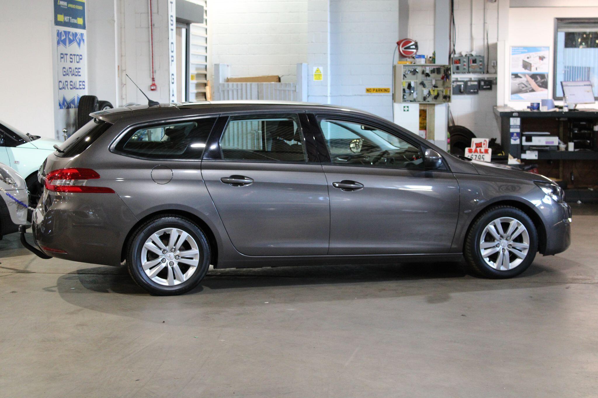 Peugeot 2008 - Image 13