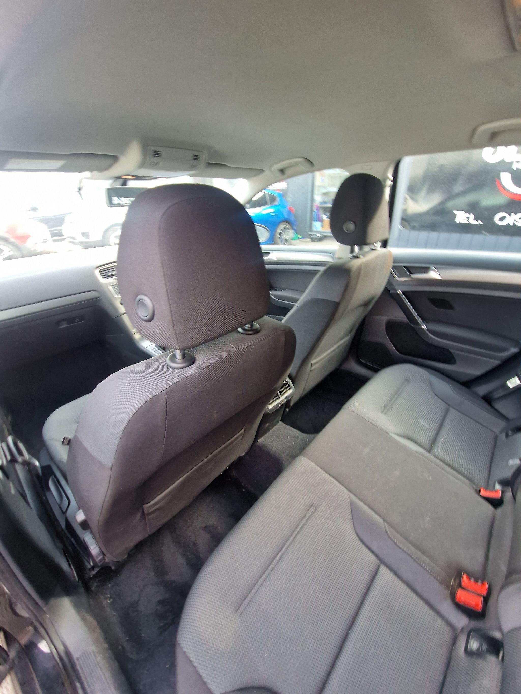 Volkswagen Golf - Image 46