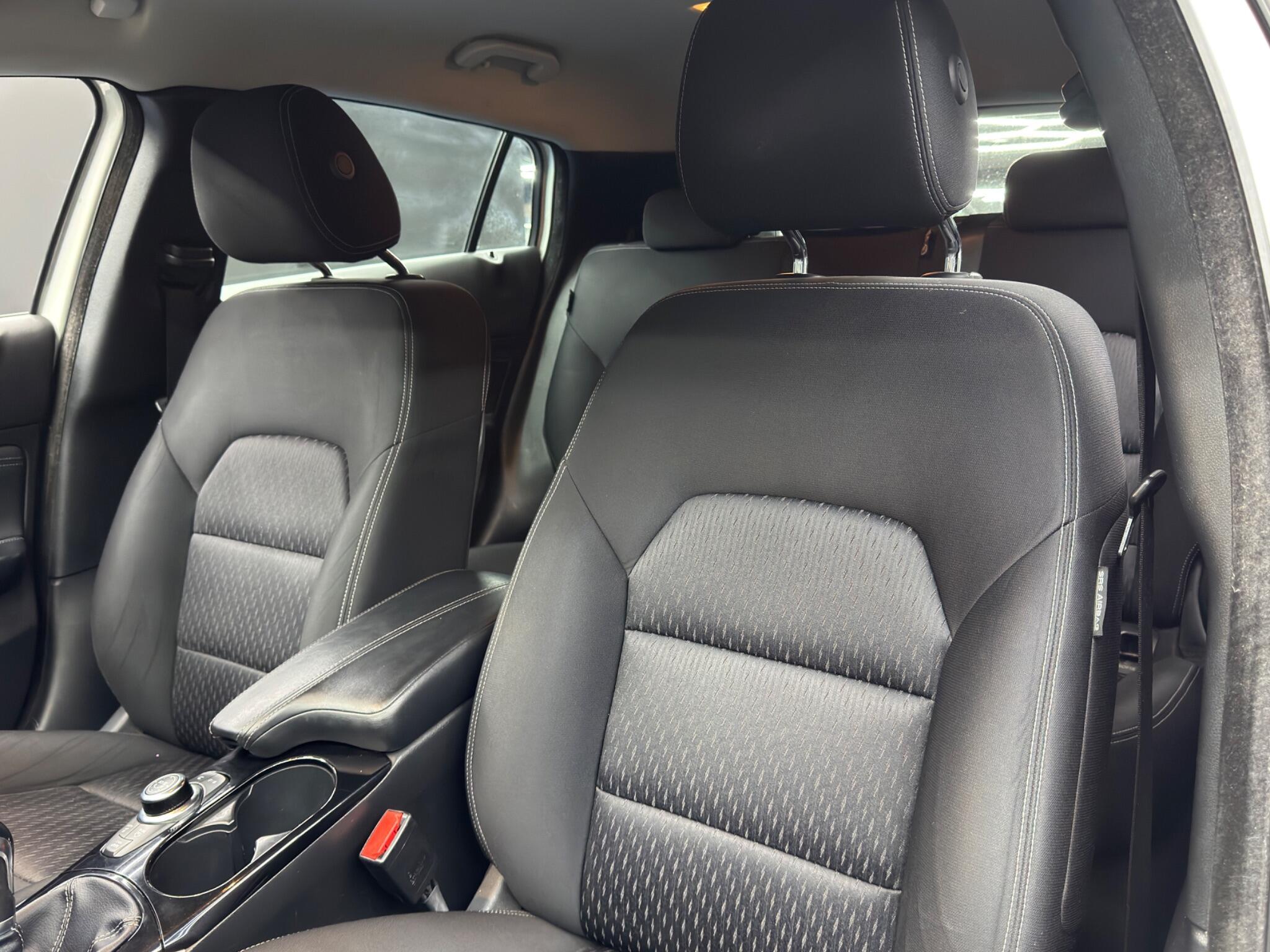 Infiniti Q30 - Image 14