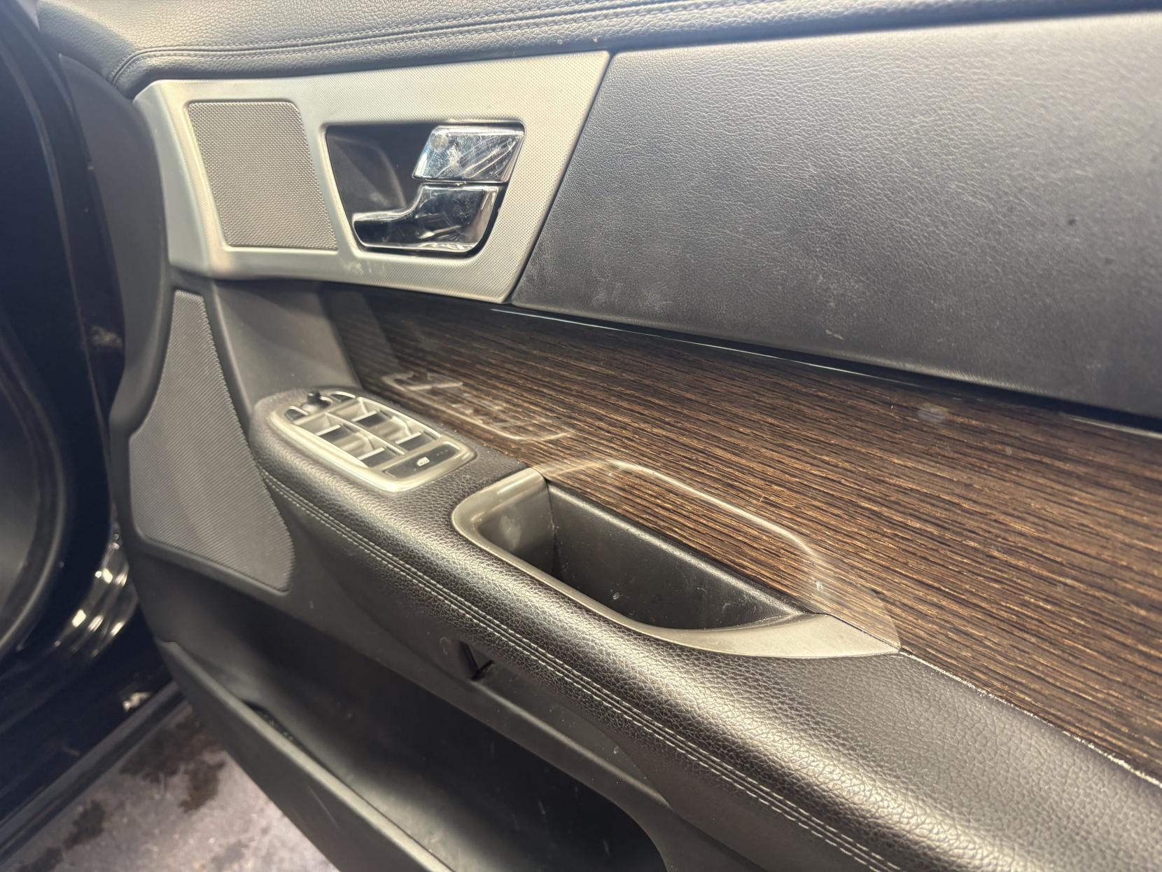 Jaguar XF - Image 13