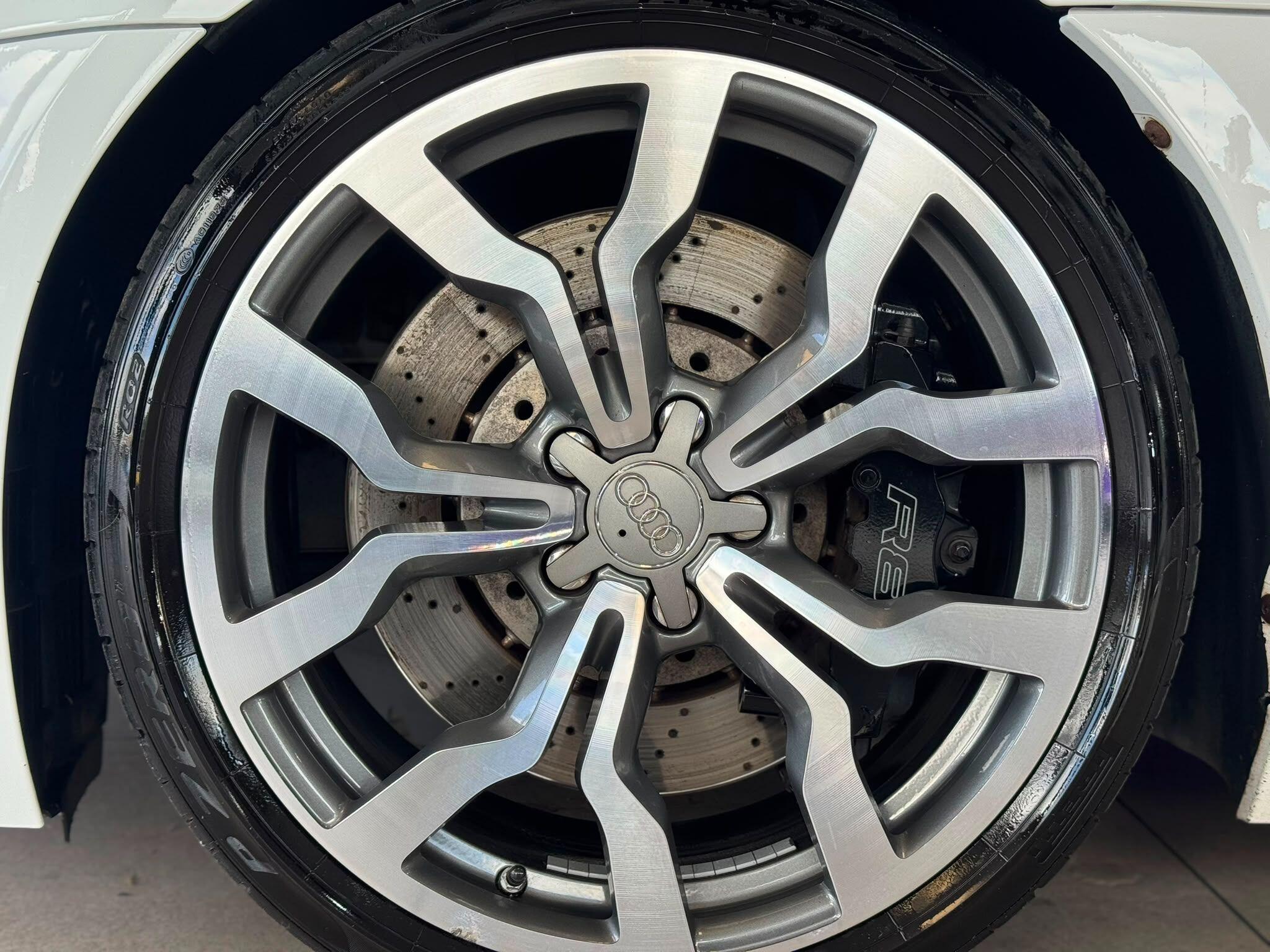 Audi R8 - Image 8
